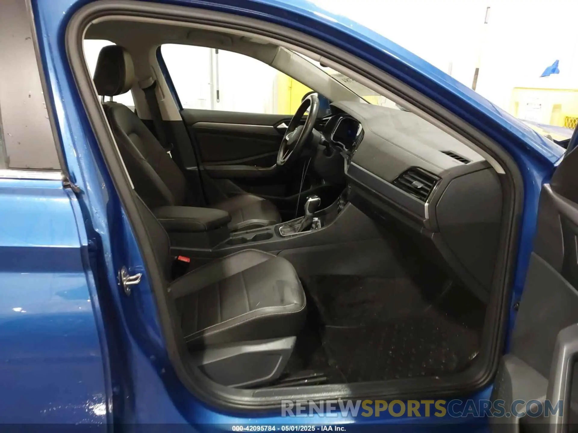 5 fotografías del automóvil dañado 3VWEM7BU1PM047285 VOLKSWAGEN JETTA 2023