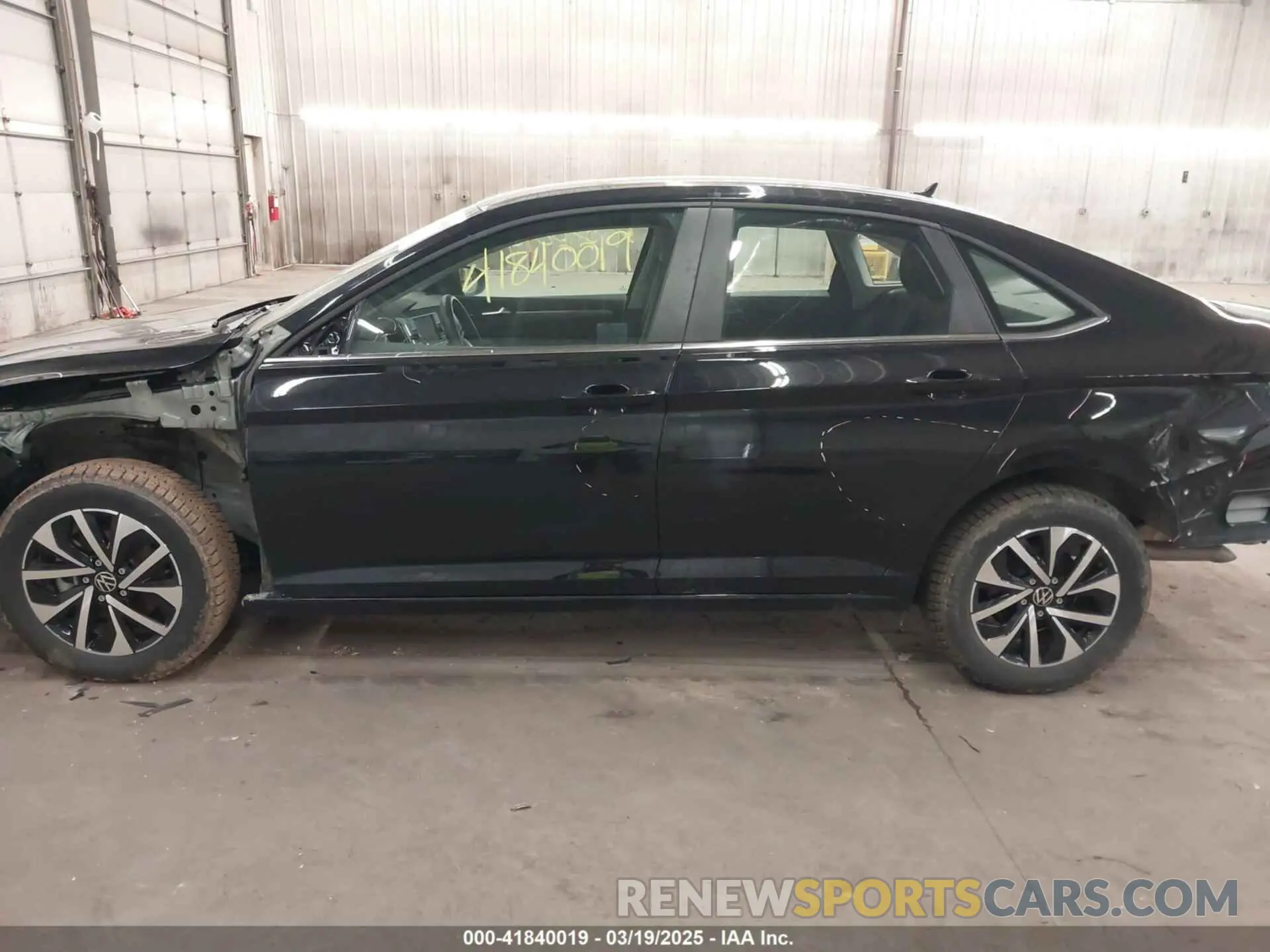 15 fotografías del automóvil dañado 3VW4M7BU9RM063829 VOLKSWAGEN JETTA 2024