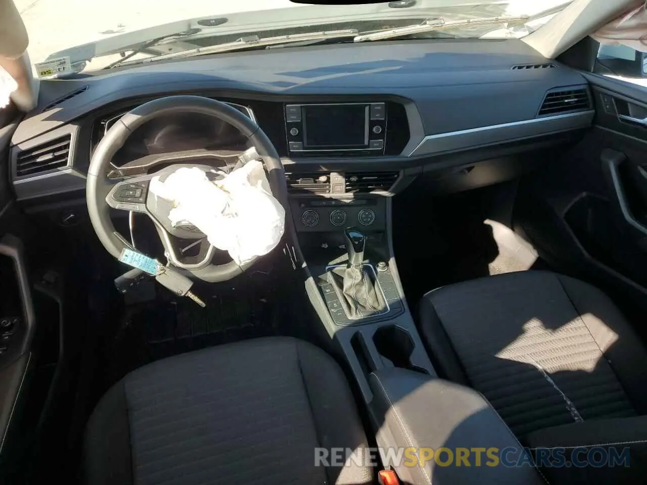 8 fotografías del automóvil dañado 3VW5M7BU0RM095945 VOLKSWAGEN JETTA 2024