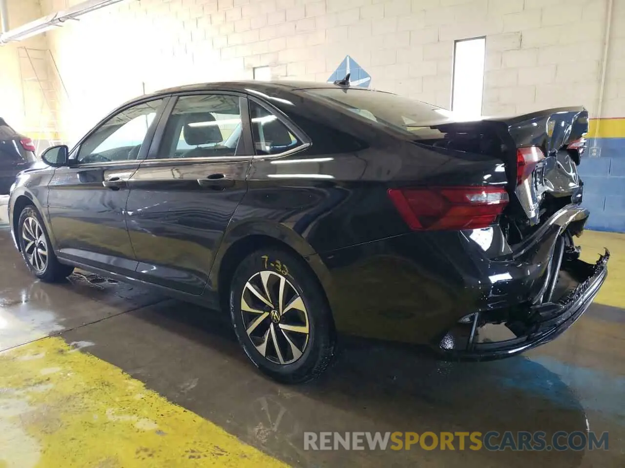 2 fotografías del automóvil dañado 3VW5M7BU1RM047452 VOLKSWAGEN JETTA 2024