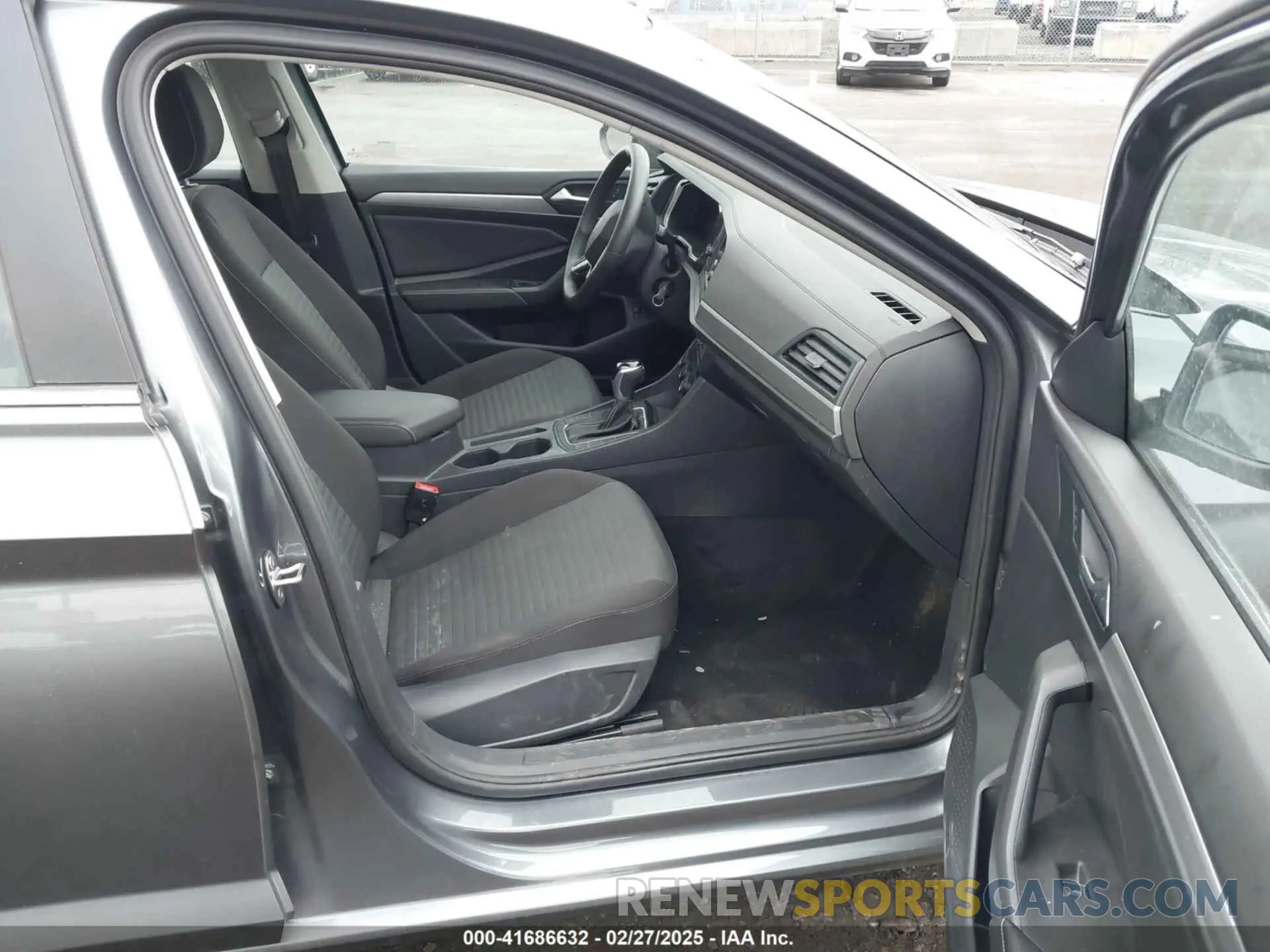5 fotografías del automóvil dañado 3VW5M7BU1RM073064 VOLKSWAGEN JETTA 2024