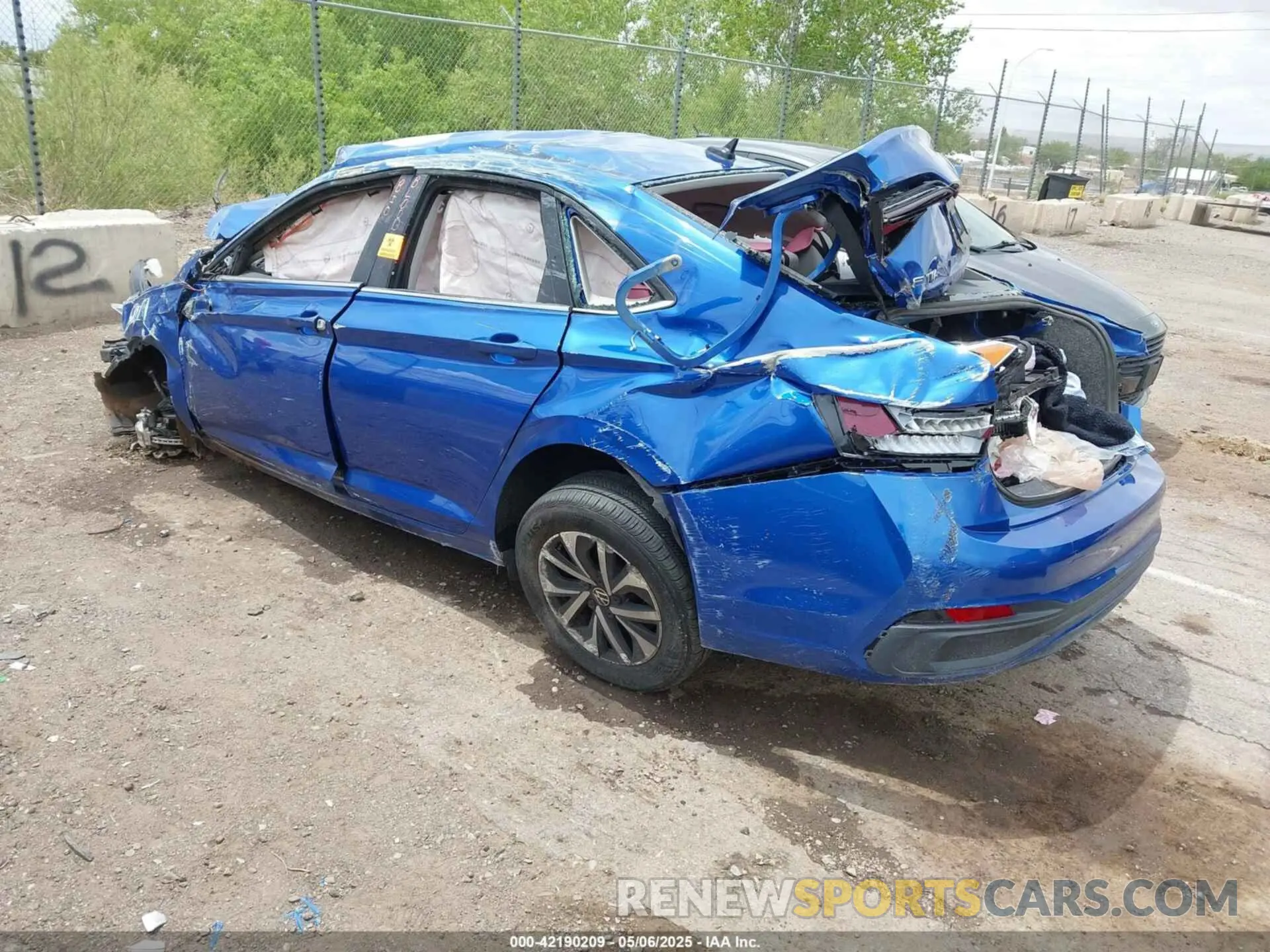 3 fotografías del automóvil dañado 3VW5M7BU1RM078197 VOLKSWAGEN JETTA 2024