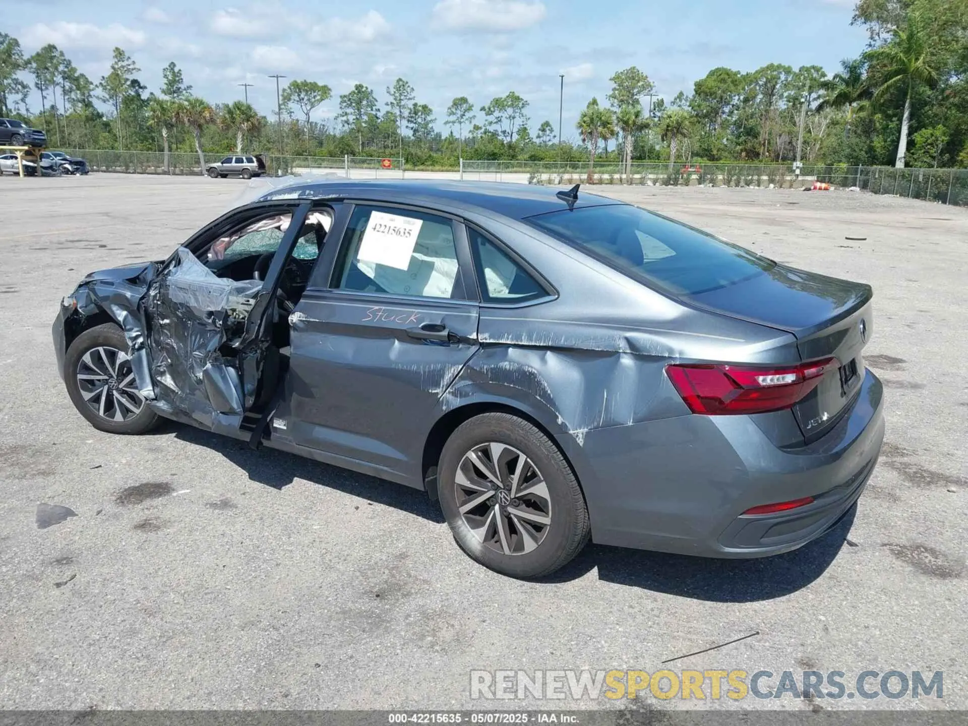3 fotografías del automóvil dañado 3VW5M7BU2RM074403 VOLKSWAGEN JETTA 2024
