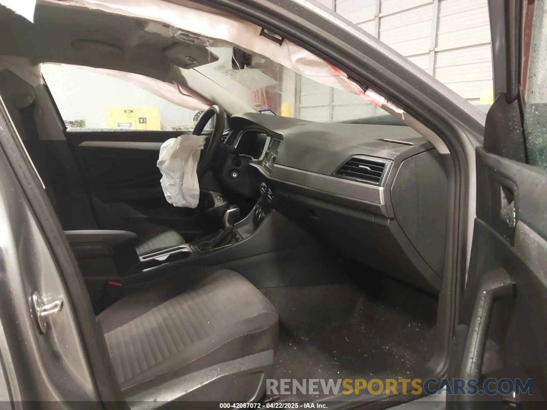5 fotografías del automóvil dañado 3VW5M7BU3RM082381 VOLKSWAGEN JETTA 2024