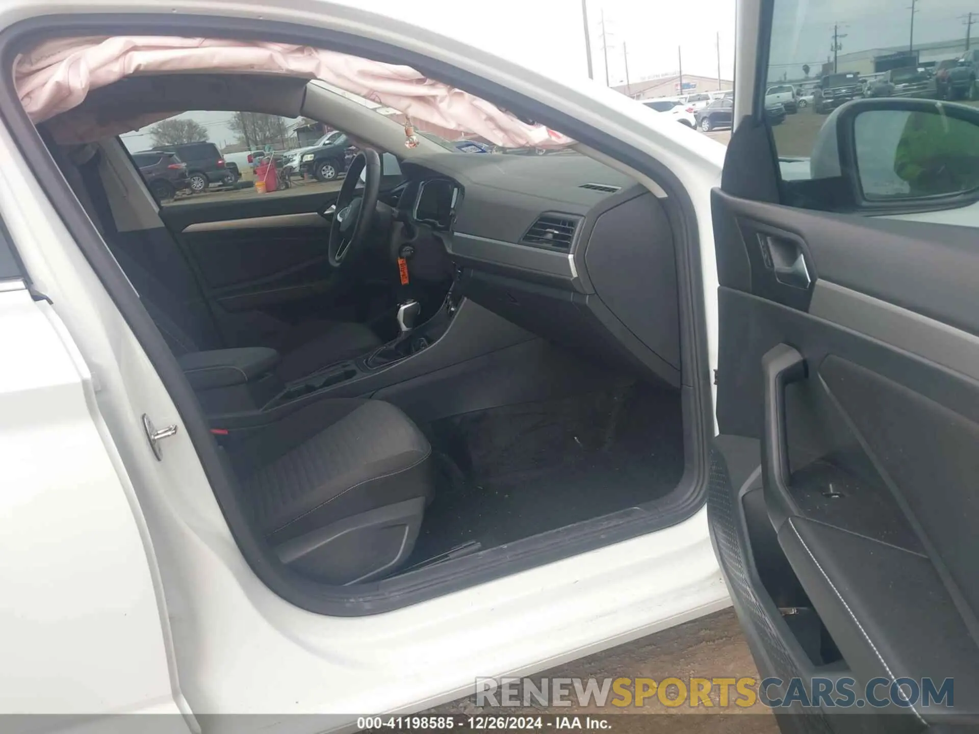 5 fotografías del automóvil dañado 3VW5M7BU3RM095888 VOLKSWAGEN JETTA 2024
