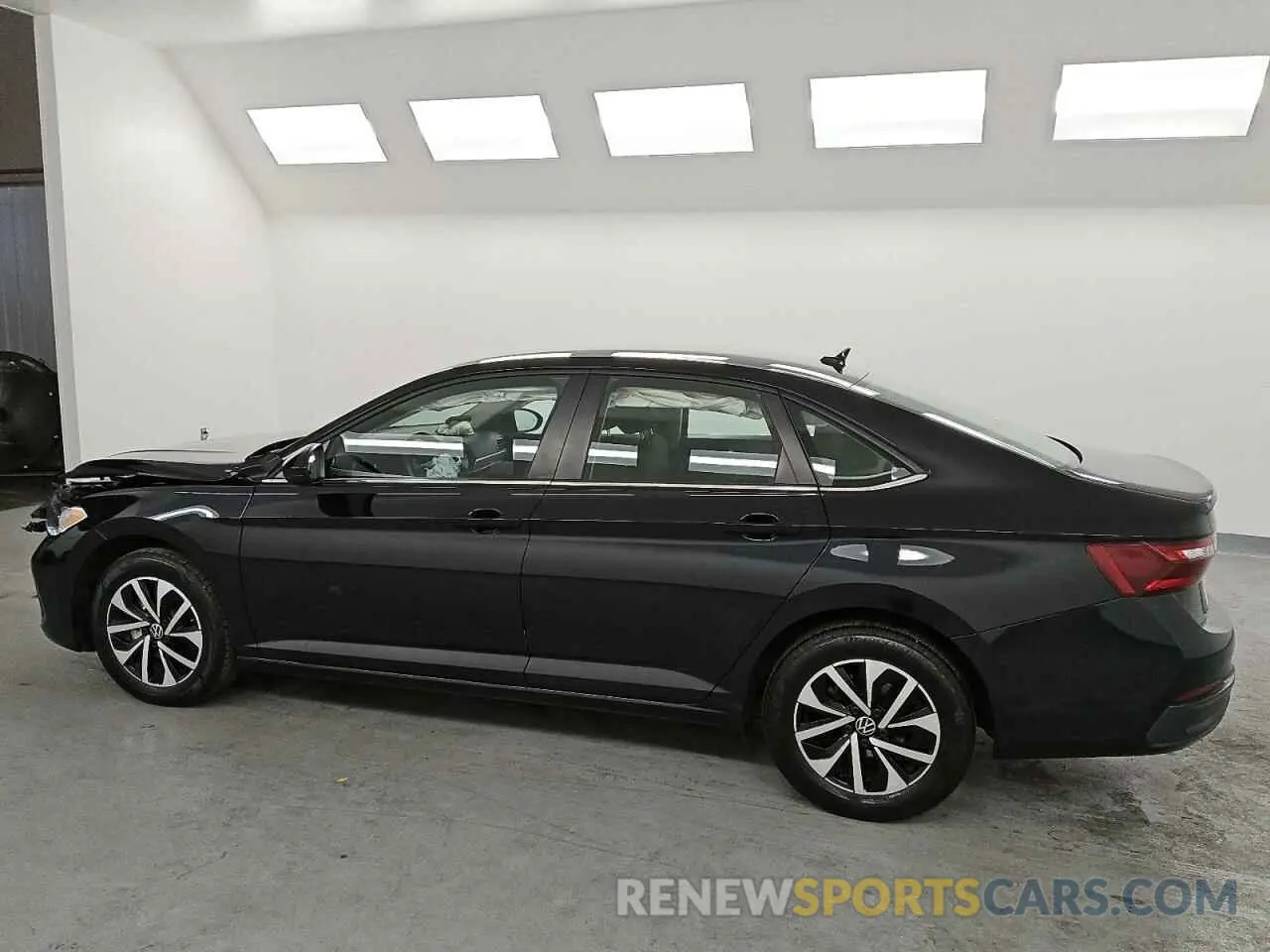 2 fotografías del automóvil dañado 3VW5M7BU5RM029763 VOLKSWAGEN JETTA 2024