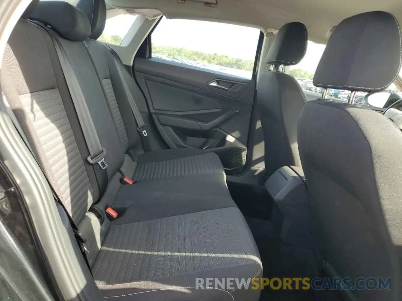 10 fotografías del automóvil dañado 3VW5M7BU7RM053501 VOLKSWAGEN JETTA 2024