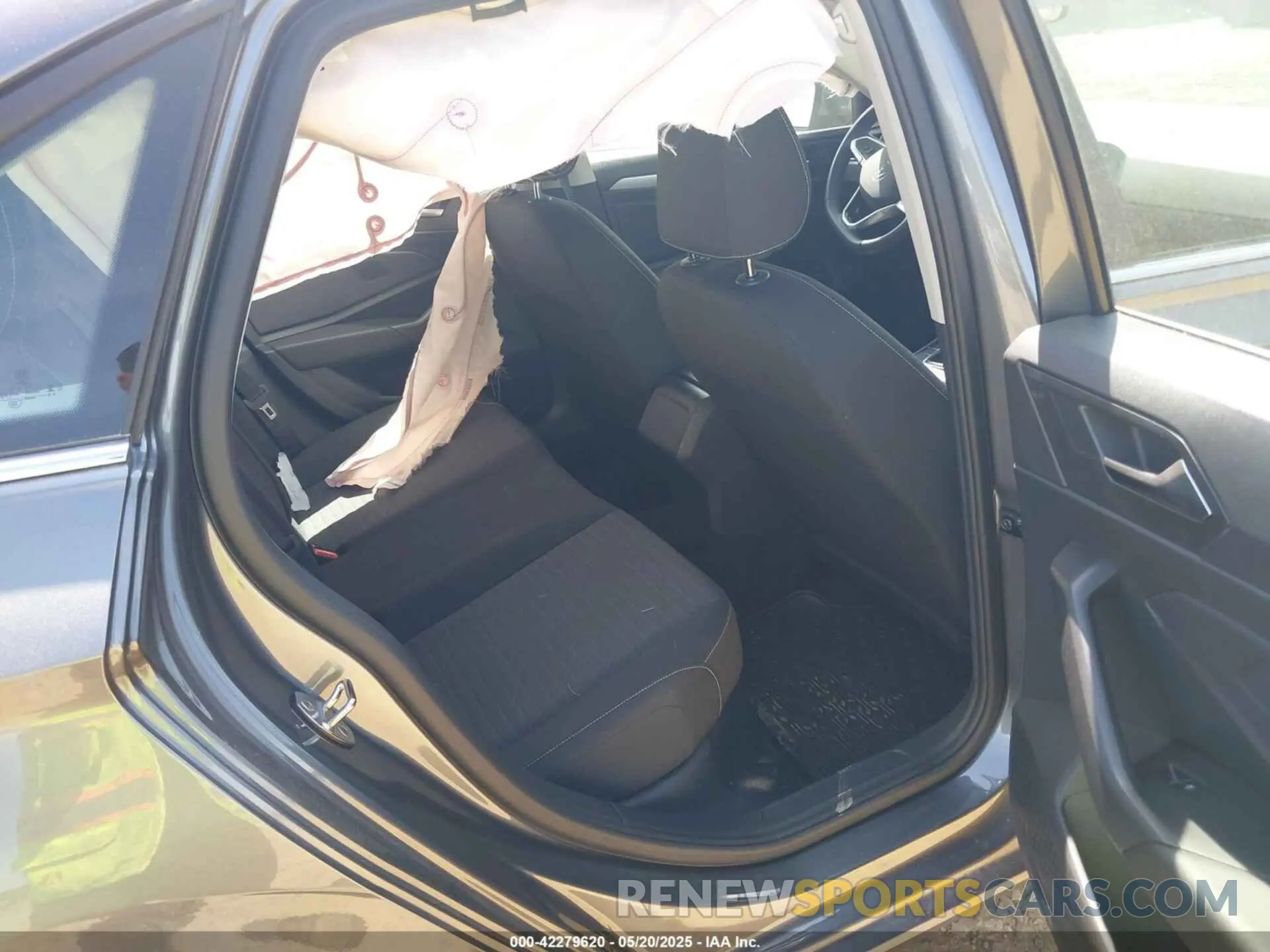 8 fotografías del automóvil dañado 3VW5M7BU8RM048775 VOLKSWAGEN JETTA 2024