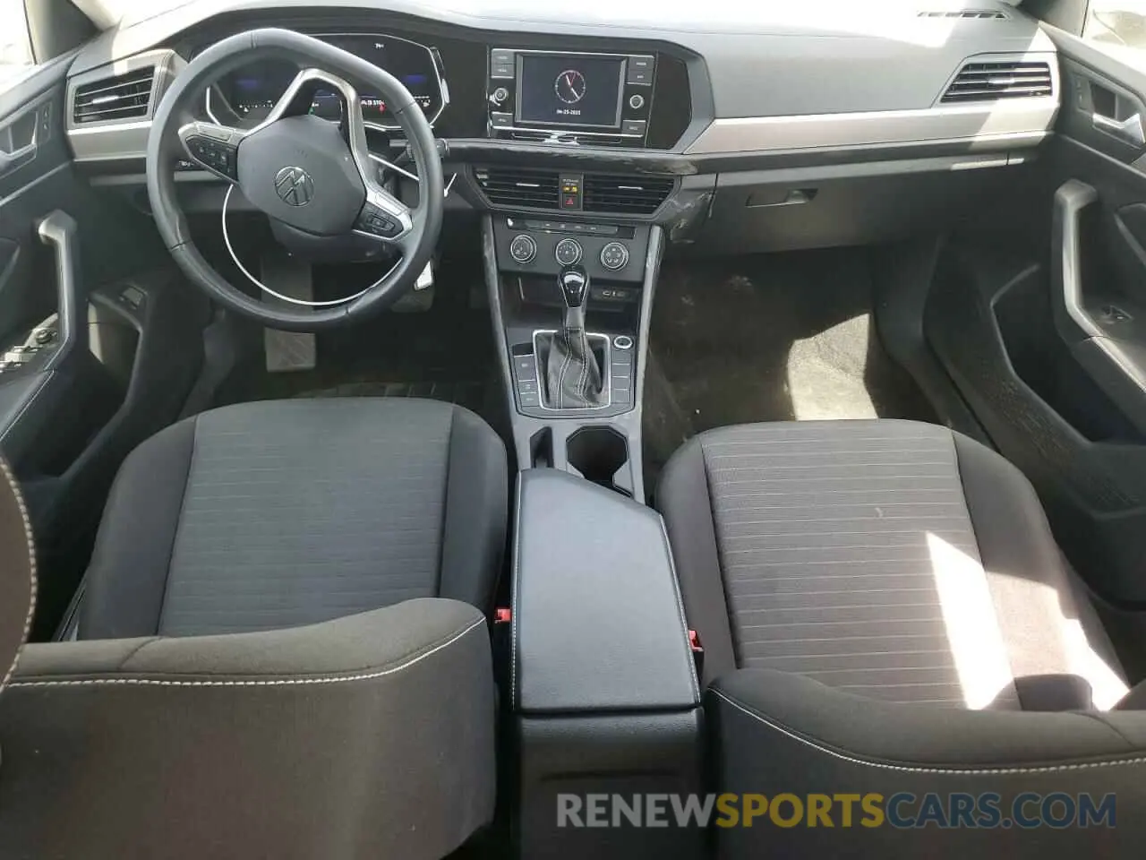8 fotografías del automóvil dañado 3VW5M7BU9RM052883 VOLKSWAGEN JETTA 2024
