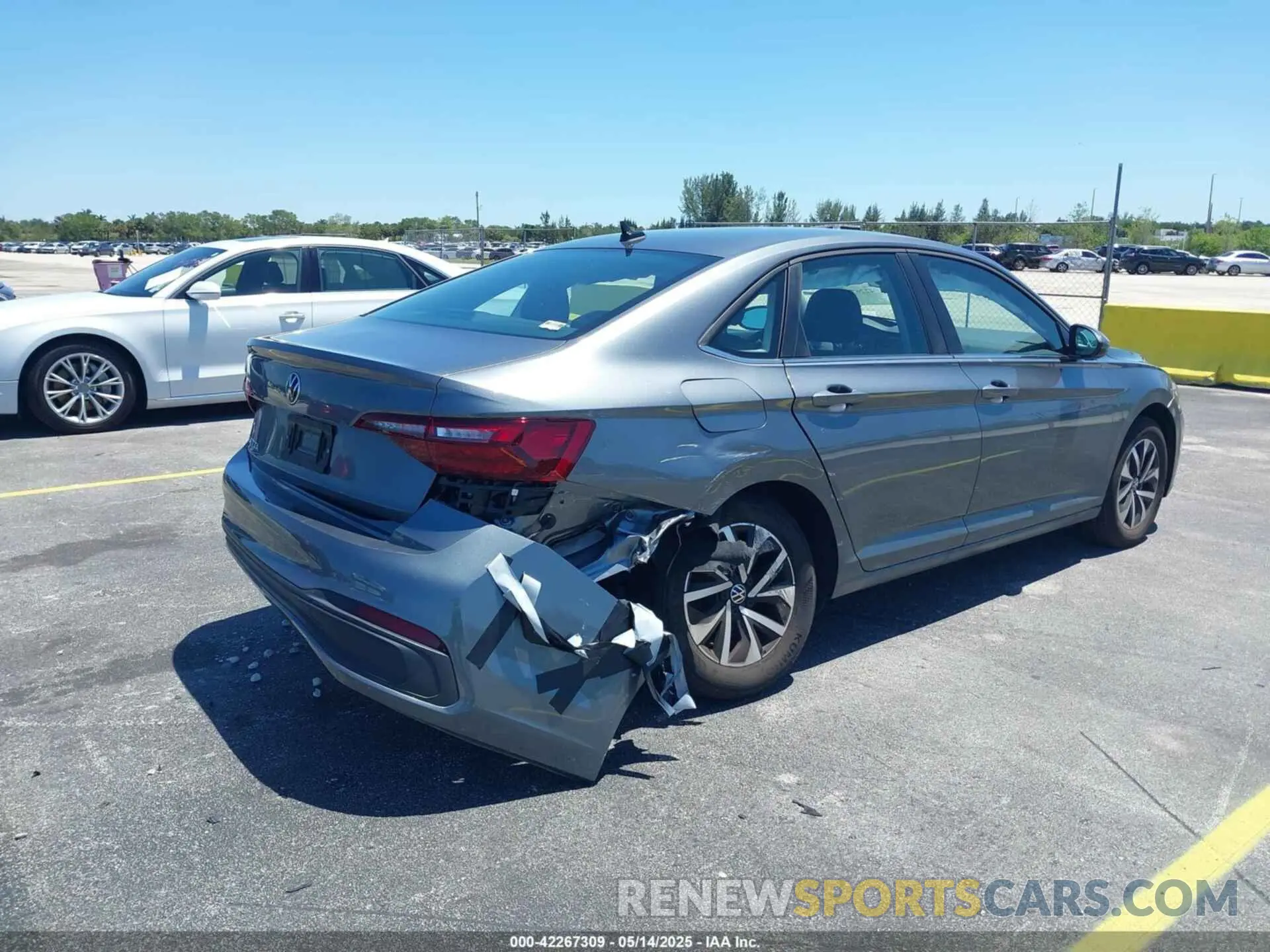 4 fotografías del automóvil dañado 3VW5M7BU9RM097967 VOLKSWAGEN JETTA 2024