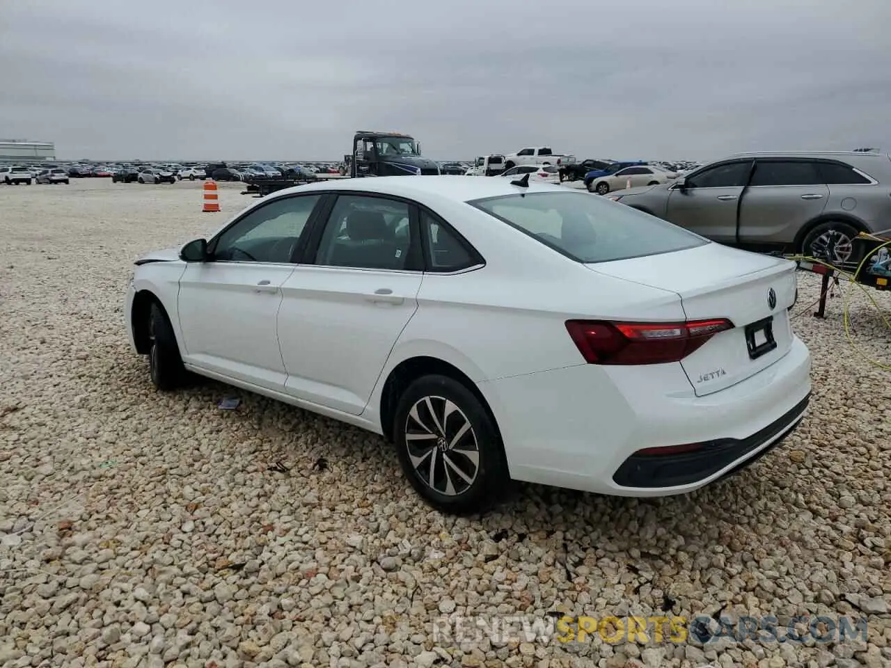 2 fotografías del automóvil dañado 3VW5M7BUXRM062046 VOLKSWAGEN JETTA 2024