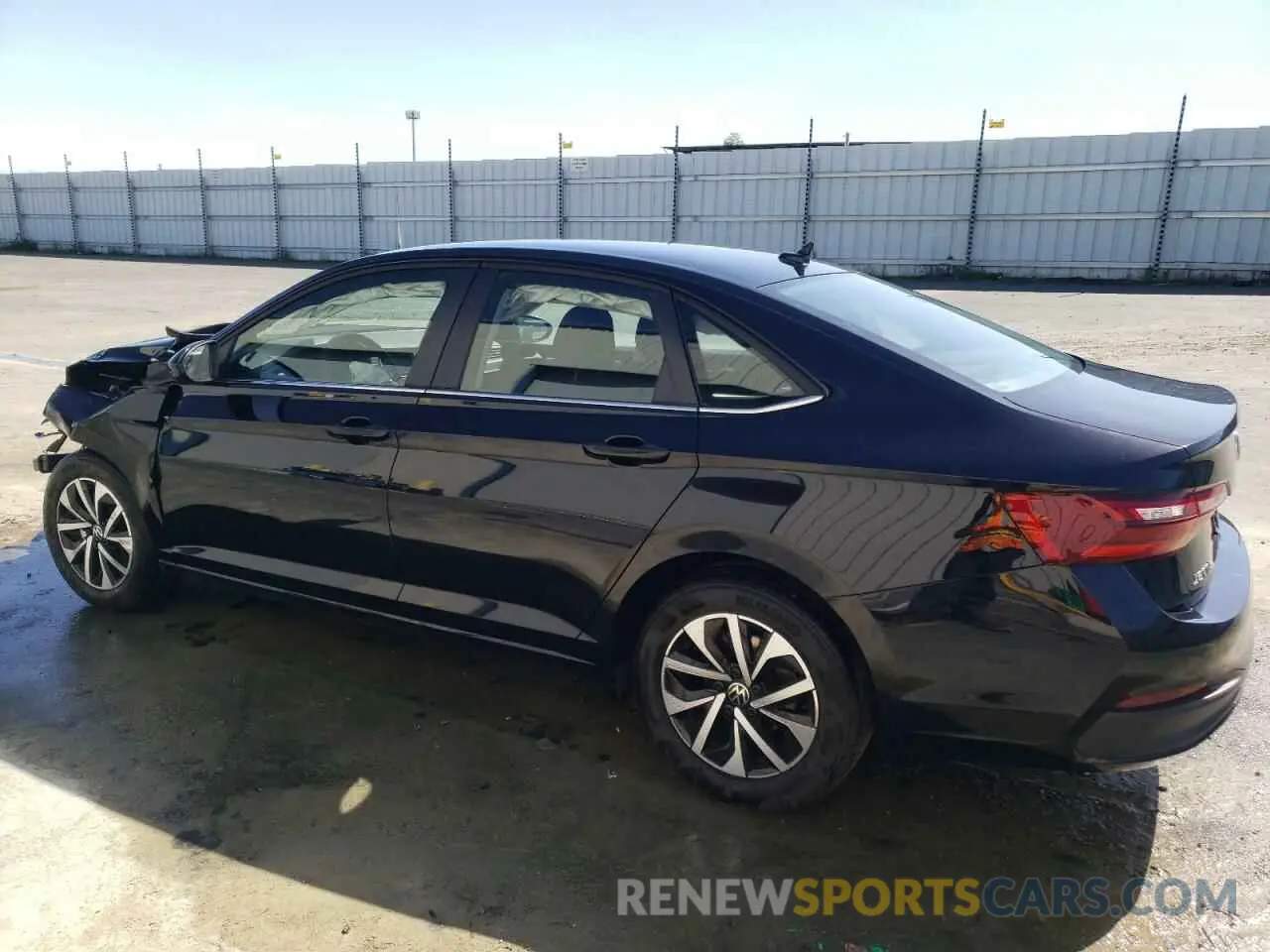 2 fotografías del automóvil dañado 3VW5M7BUXRM088100 VOLKSWAGEN JETTA 2024
