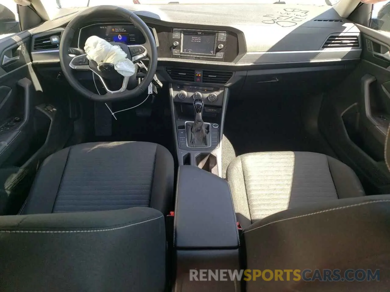 8 fotografías del automóvil dañado 3VW5M7BUXRM088100 VOLKSWAGEN JETTA 2024