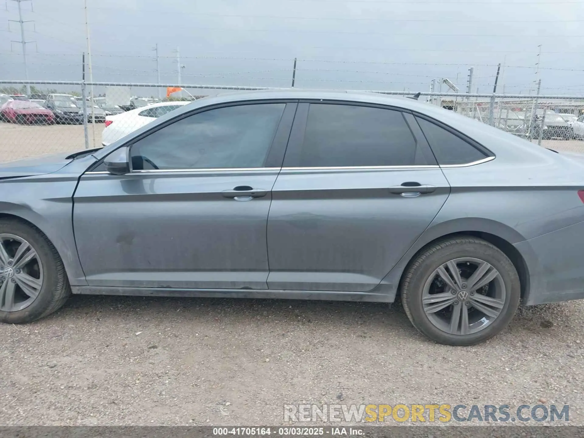 14 fotografías del automóvil dañado 3VW7M7BU1RM075258 VOLKSWAGEN JETTA 2024