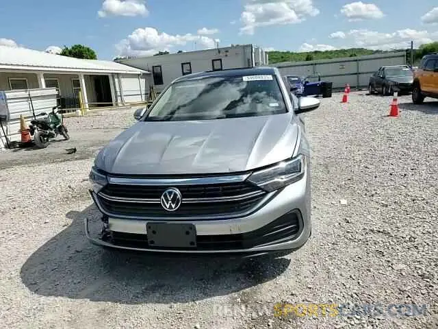 13 fotografías del automóvil dañado 3VW7M7BU2RM059151 VOLKSWAGEN JETTA 2024