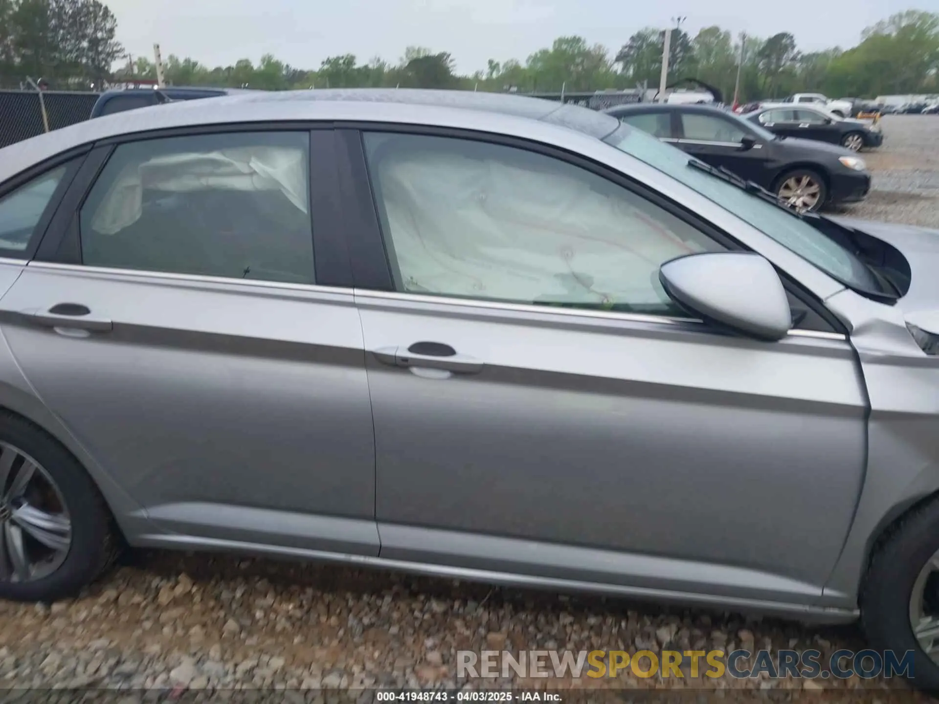 13 fotografías del automóvil dañado 3VW7M7BU3RM004661 VOLKSWAGEN JETTA 2024
