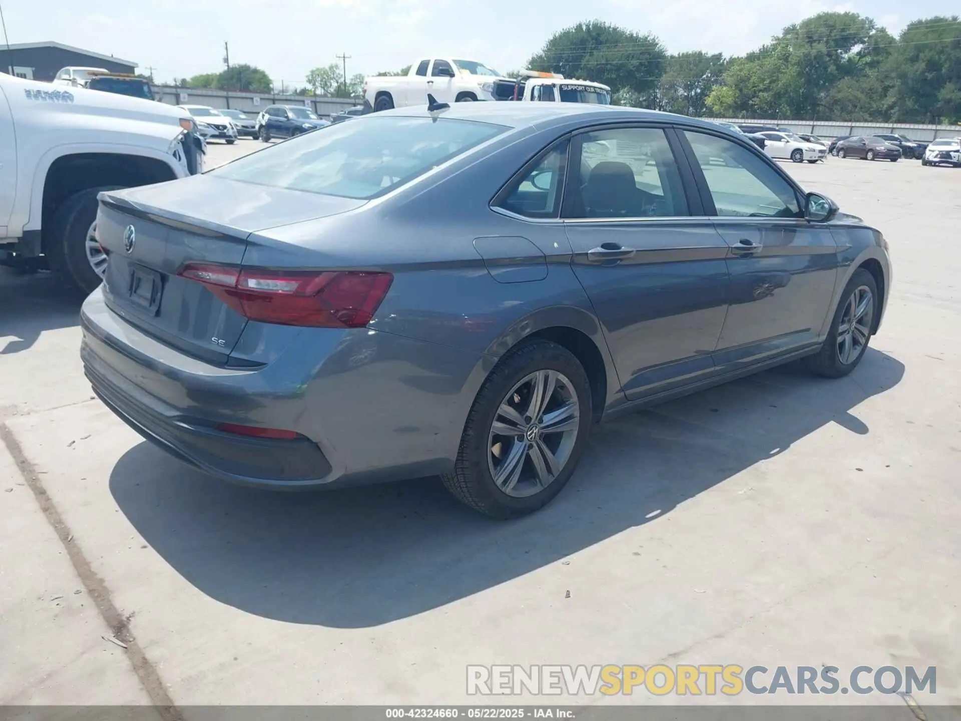 4 fotografías del automóvil dañado 3VW7M7BU4RM023946 VOLKSWAGEN JETTA 2024