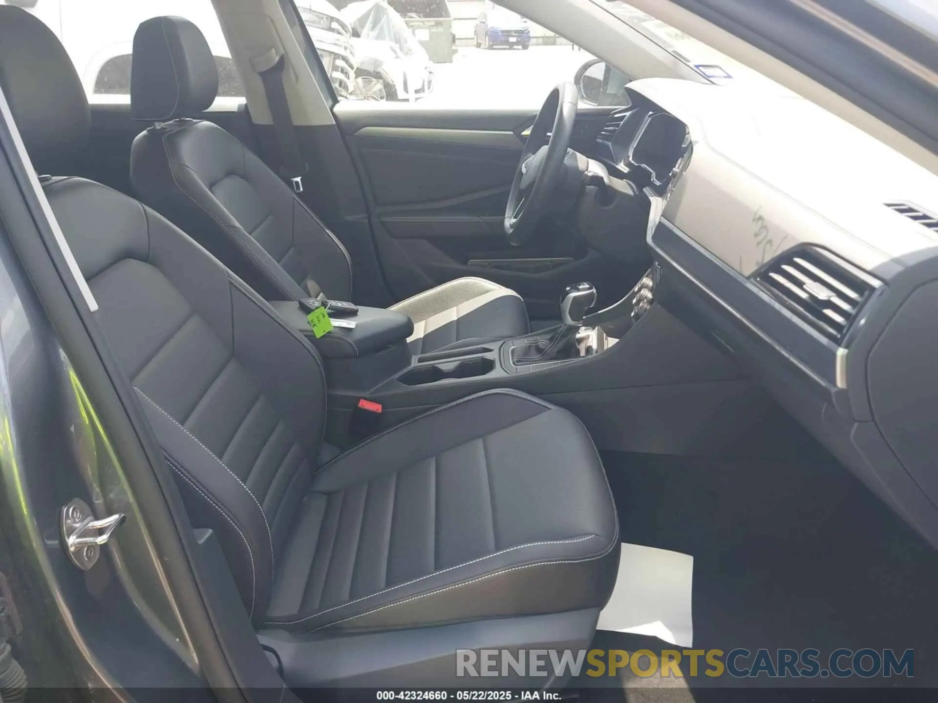 5 fotografías del automóvil dañado 3VW7M7BU4RM023946 VOLKSWAGEN JETTA 2024