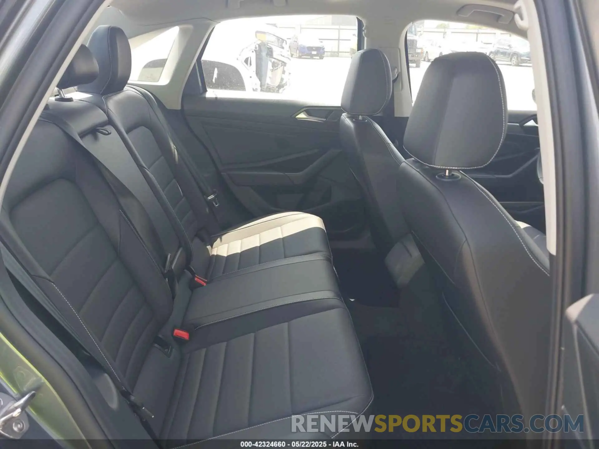 8 fotografías del automóvil dañado 3VW7M7BU4RM023946 VOLKSWAGEN JETTA 2024