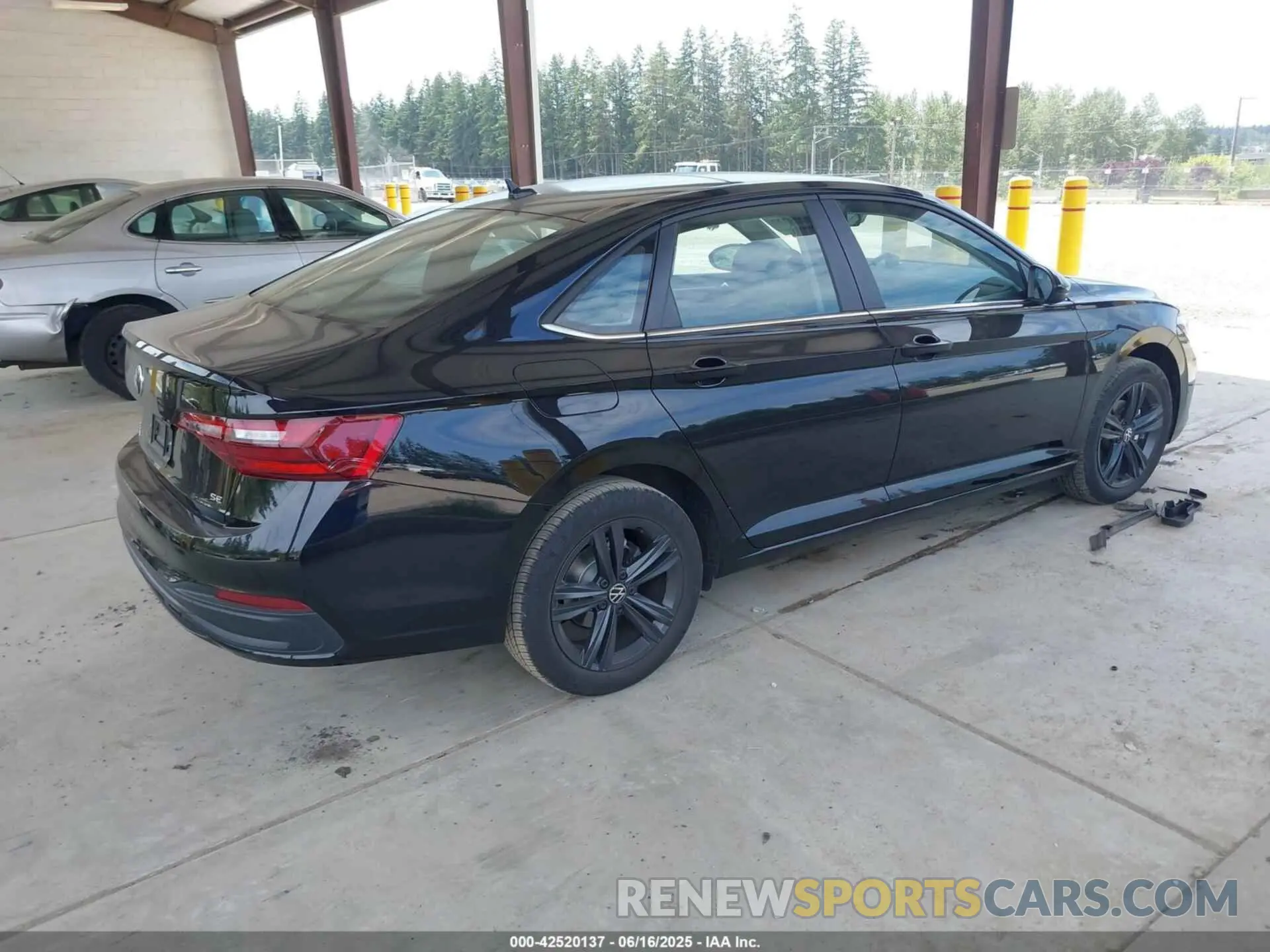 4 fotografías del automóvil dañado 3VW7M7BU5RM052470 VOLKSWAGEN JETTA 2024