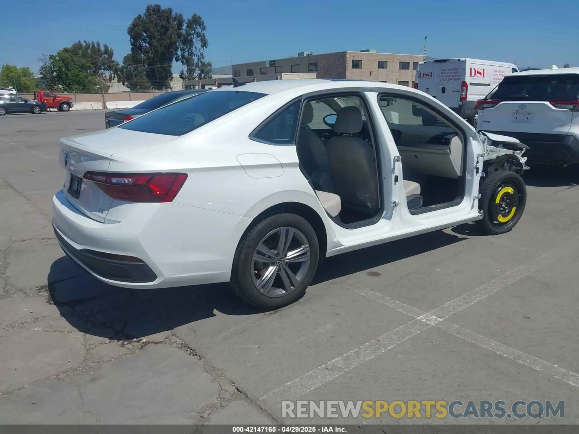 4 fotografías del automóvil dañado 3VW7M7BU8RM012206 VOLKSWAGEN JETTA 2024