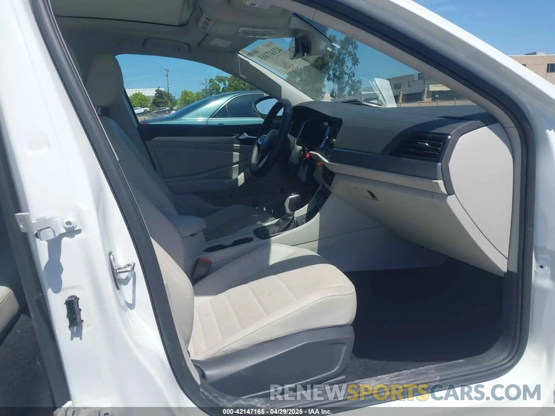 5 fotografías del automóvil dañado 3VW7M7BU8RM012206 VOLKSWAGEN JETTA 2024