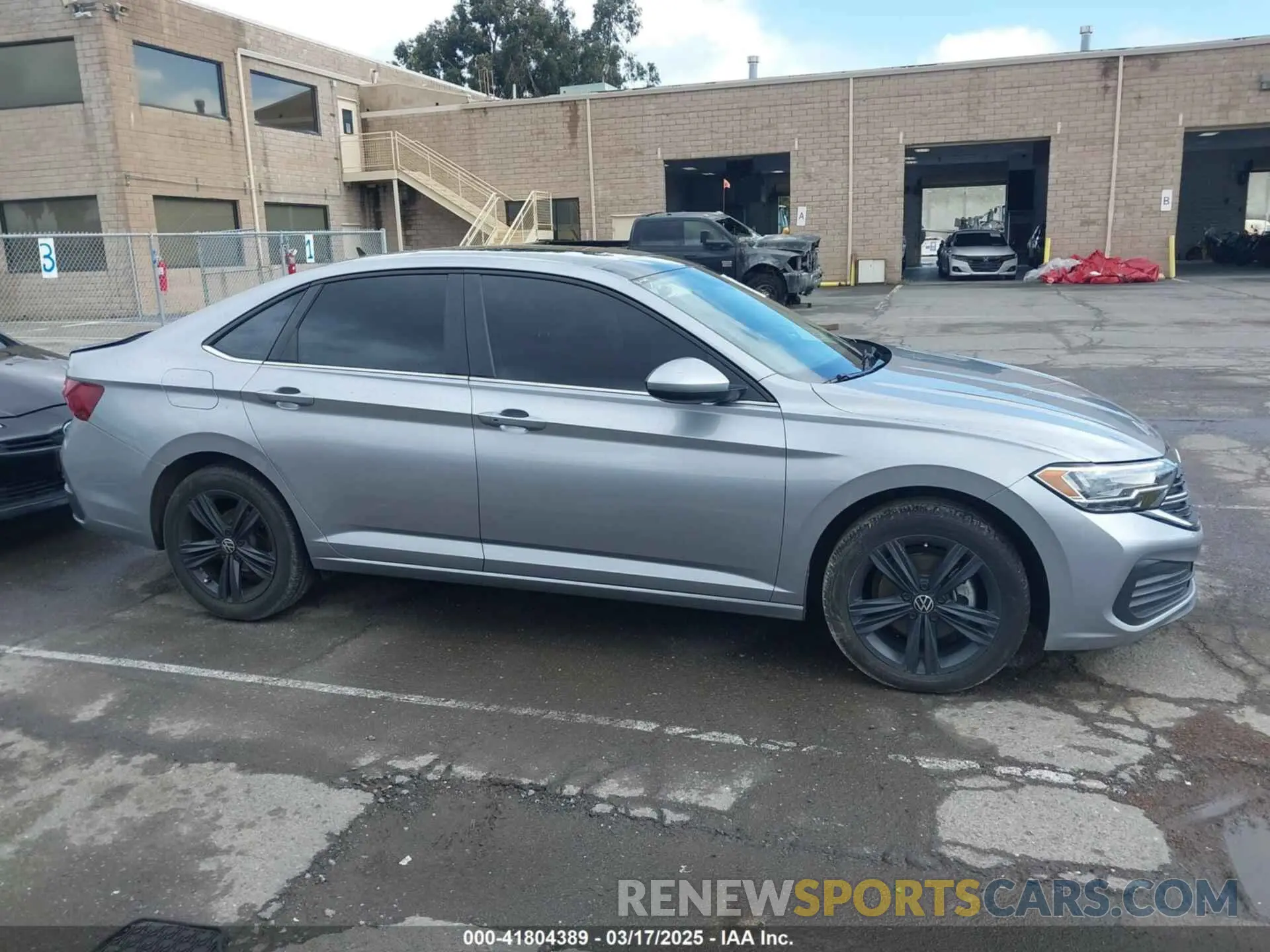 13 fotografías del automóvil dañado 3VW7M7BU8RM019513 VOLKSWAGEN JETTA 2024