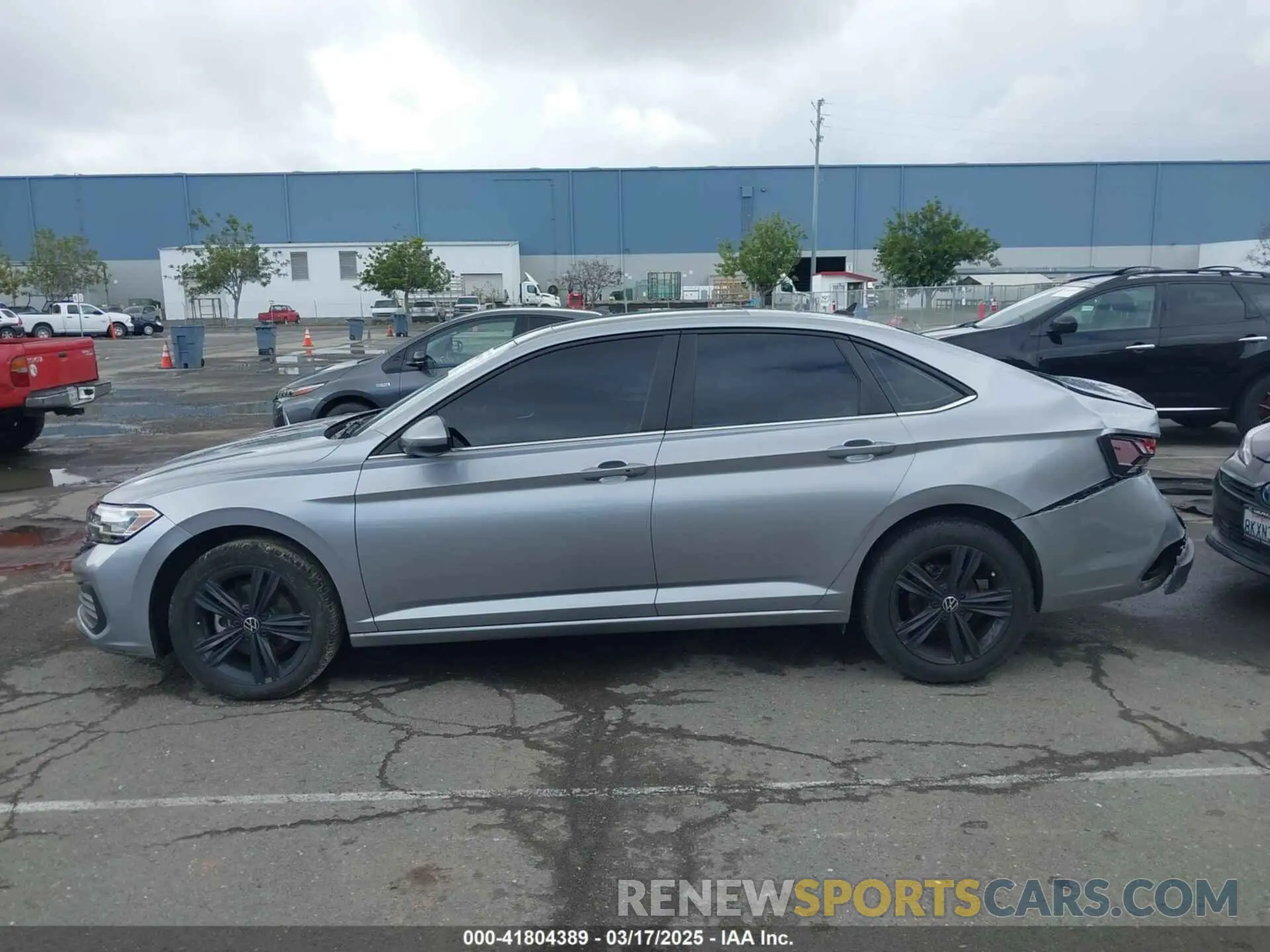 14 fotografías del automóvil dañado 3VW7M7BU8RM019513 VOLKSWAGEN JETTA 2024