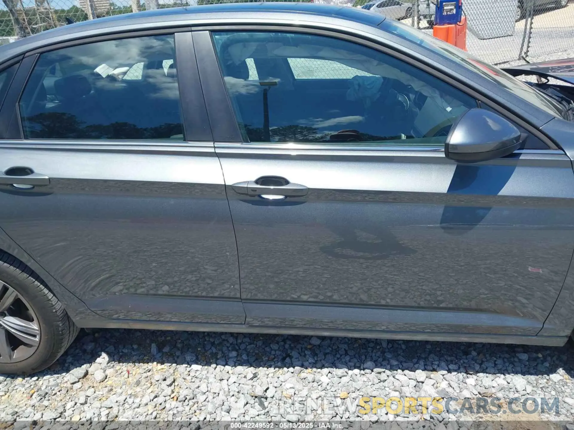 13 fotografías del automóvil dañado 3VW7M7BU8RM075287 VOLKSWAGEN JETTA 2024