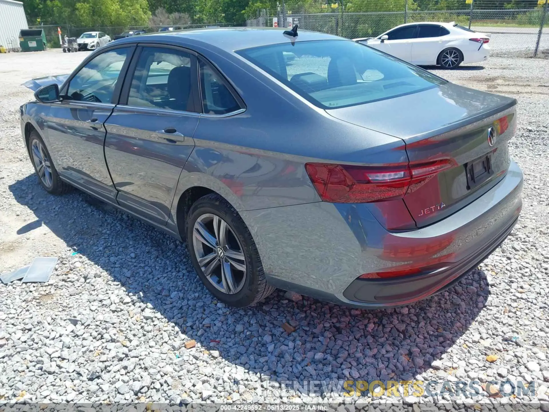 3 fotografías del automóvil dañado 3VW7M7BU8RM075287 VOLKSWAGEN JETTA 2024