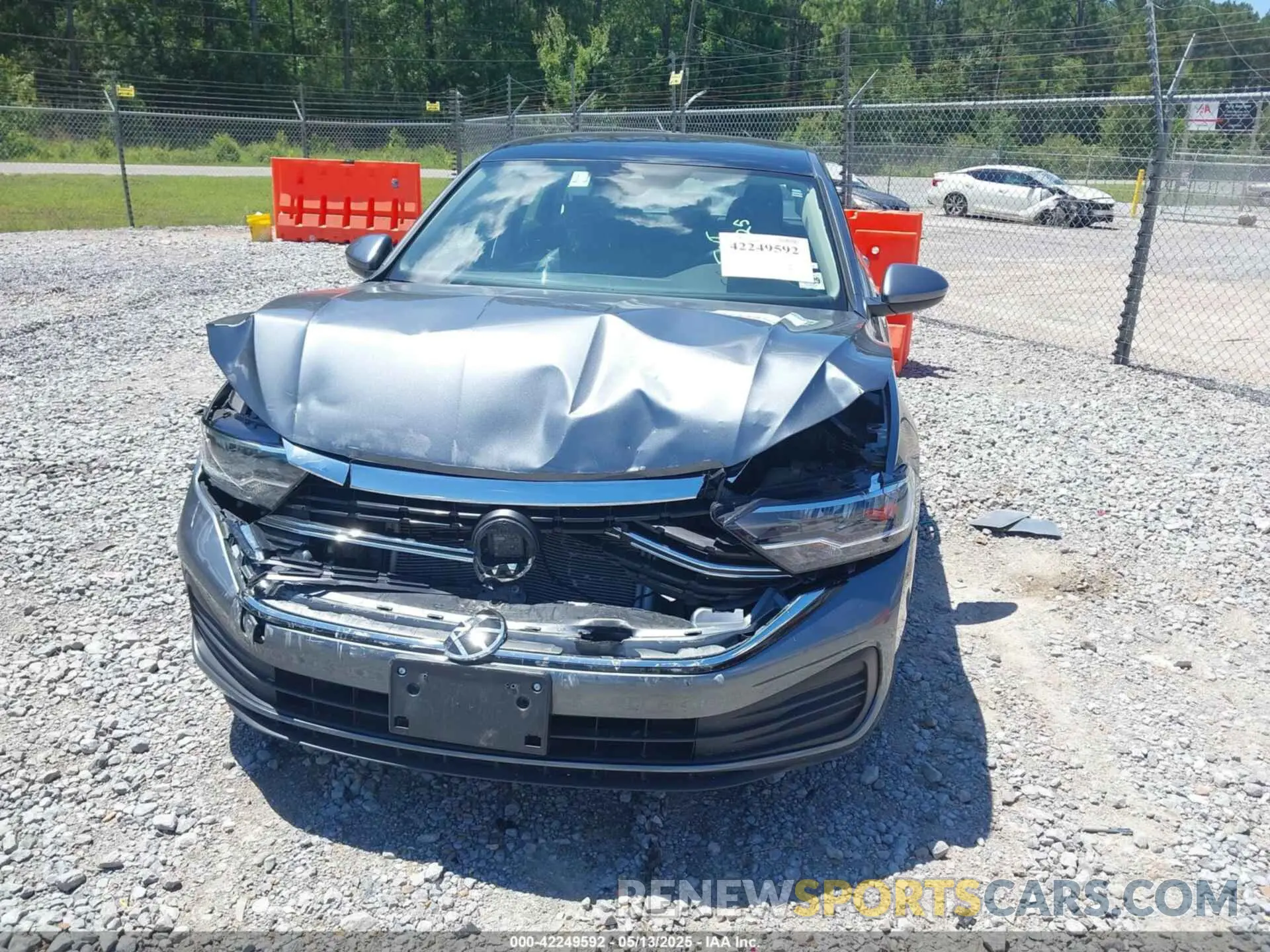 6 fotografías del automóvil dañado 3VW7M7BU8RM075287 VOLKSWAGEN JETTA 2024