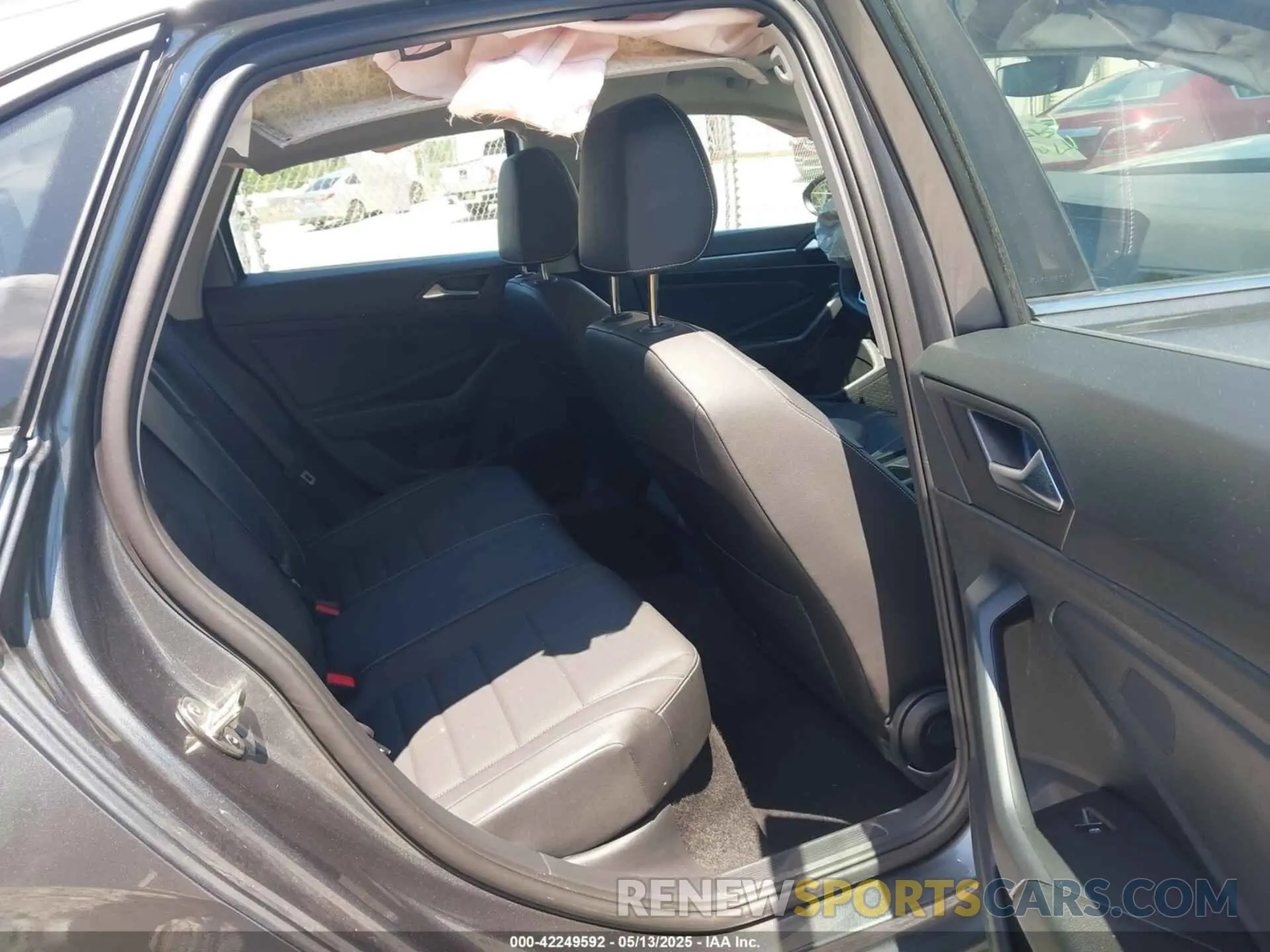 8 fotografías del automóvil dañado 3VW7M7BU8RM075287 VOLKSWAGEN JETTA 2024