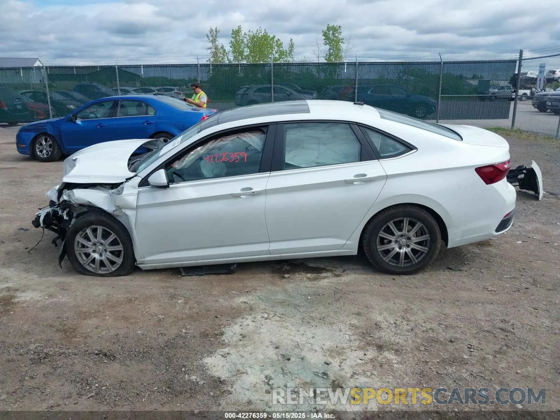 14 fotografías del automóvil dañado 3VW7M7BU9RM019360 VOLKSWAGEN JETTA 2024