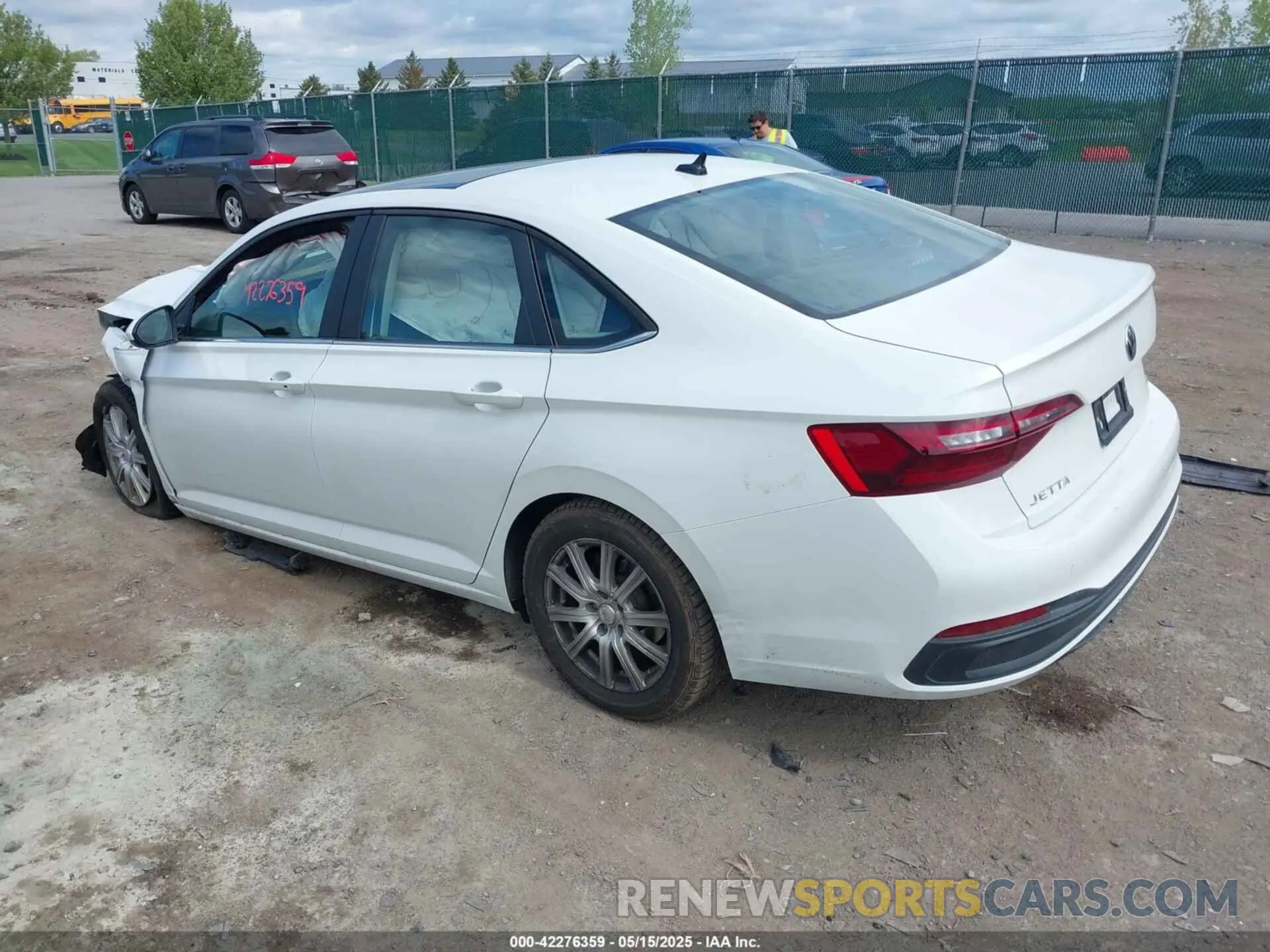 3 fotografías del automóvil dañado 3VW7M7BU9RM019360 VOLKSWAGEN JETTA 2024