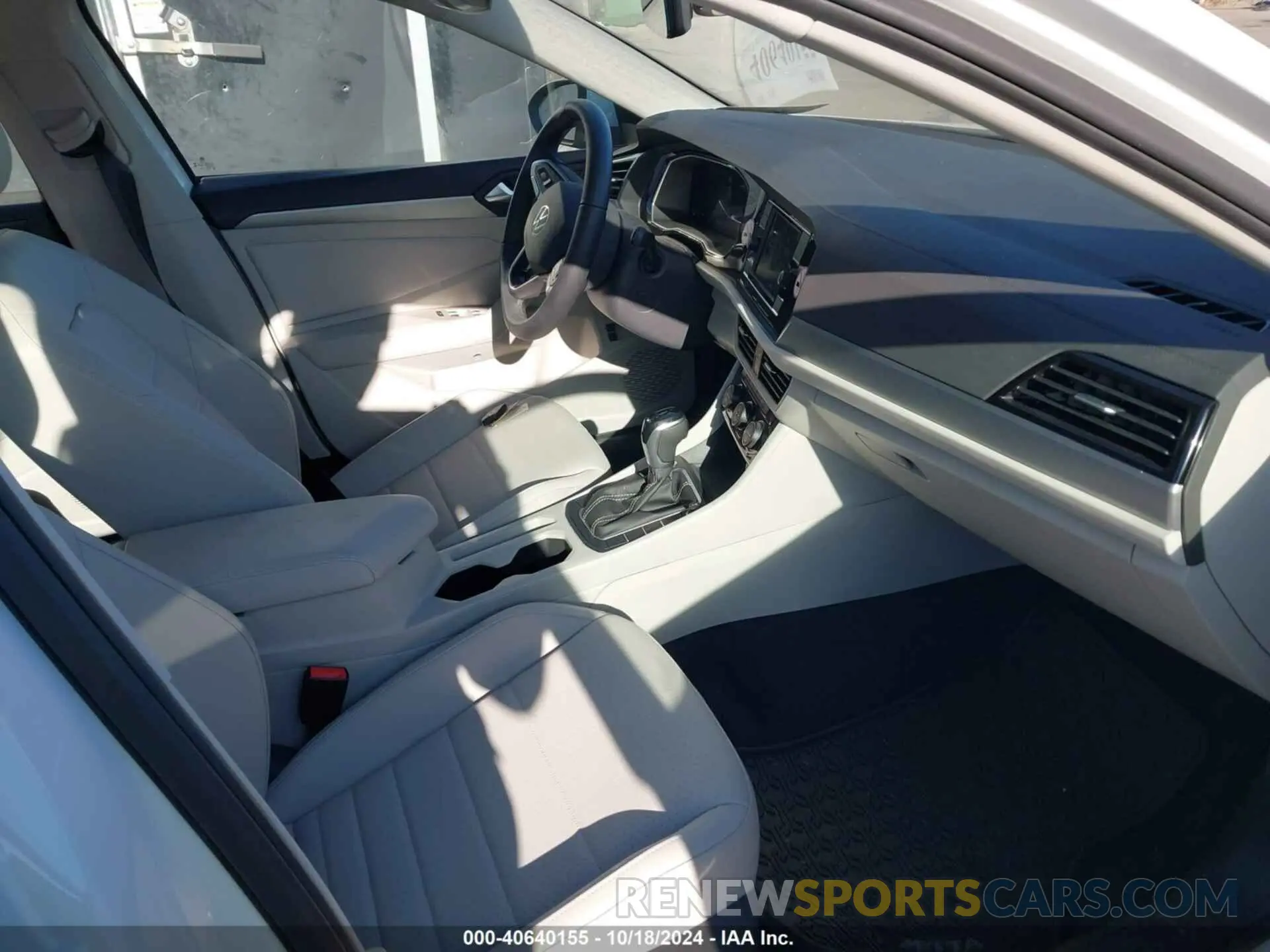 5 fotografías del automóvil dañado 3VW7M7BU9RM040435 VOLKSWAGEN JETTA 2024