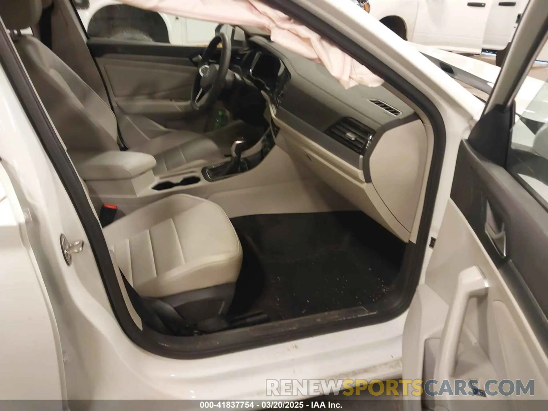 5 fotografías del automóvil dañado 3VW7M7BU9RM067103 VOLKSWAGEN JETTA 2024
