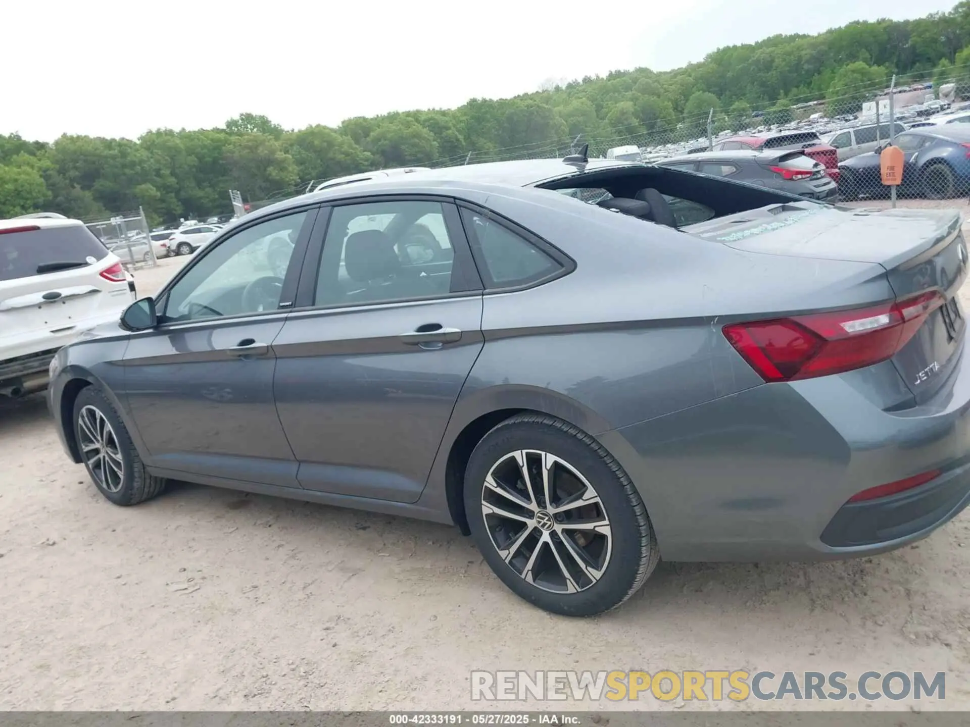 14 fotografías del automóvil dañado 3VWAM7BU4RM056953 VOLKSWAGEN JETTA 2024