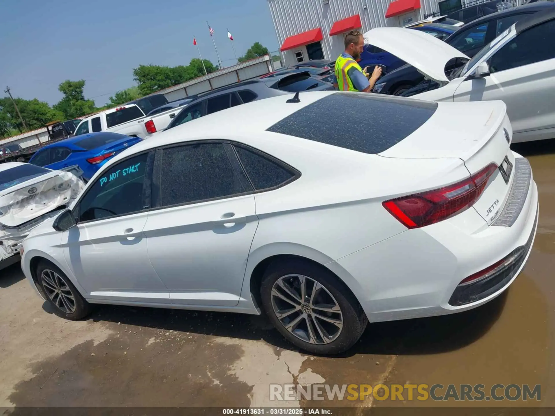 14 fotografías del automóvil dañado 3VWAM7BU5RM052491 VOLKSWAGEN JETTA 2024
