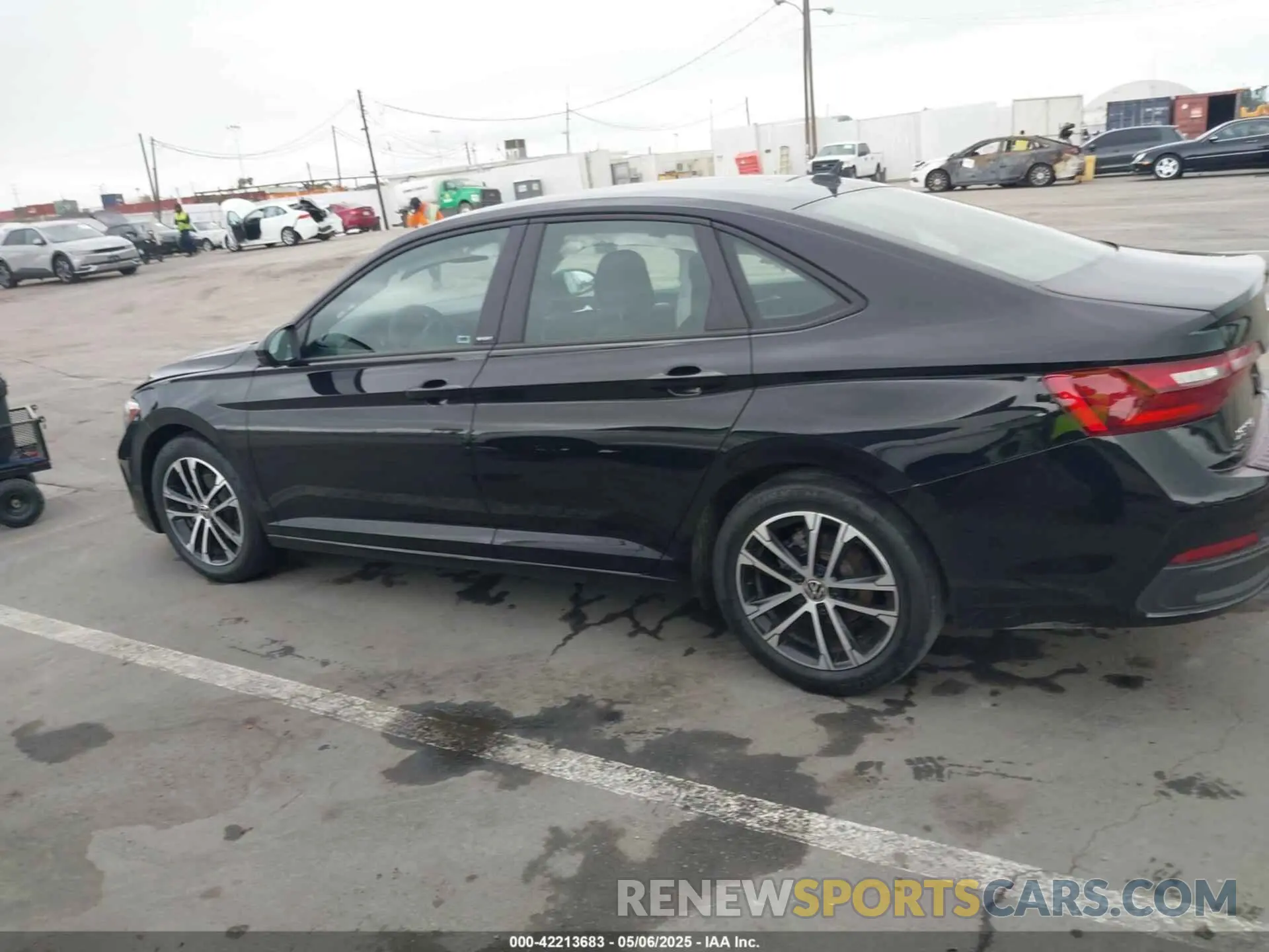 14 fotografías del automóvil dañado 3VWBM7BU0RM050426 VOLKSWAGEN JETTA 2024