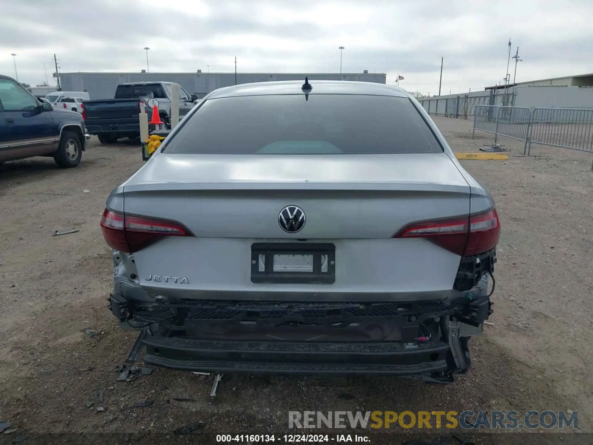 17 fotografías del automóvil dañado 3VWBM7BU3RM086370 VOLKSWAGEN JETTA 2024
