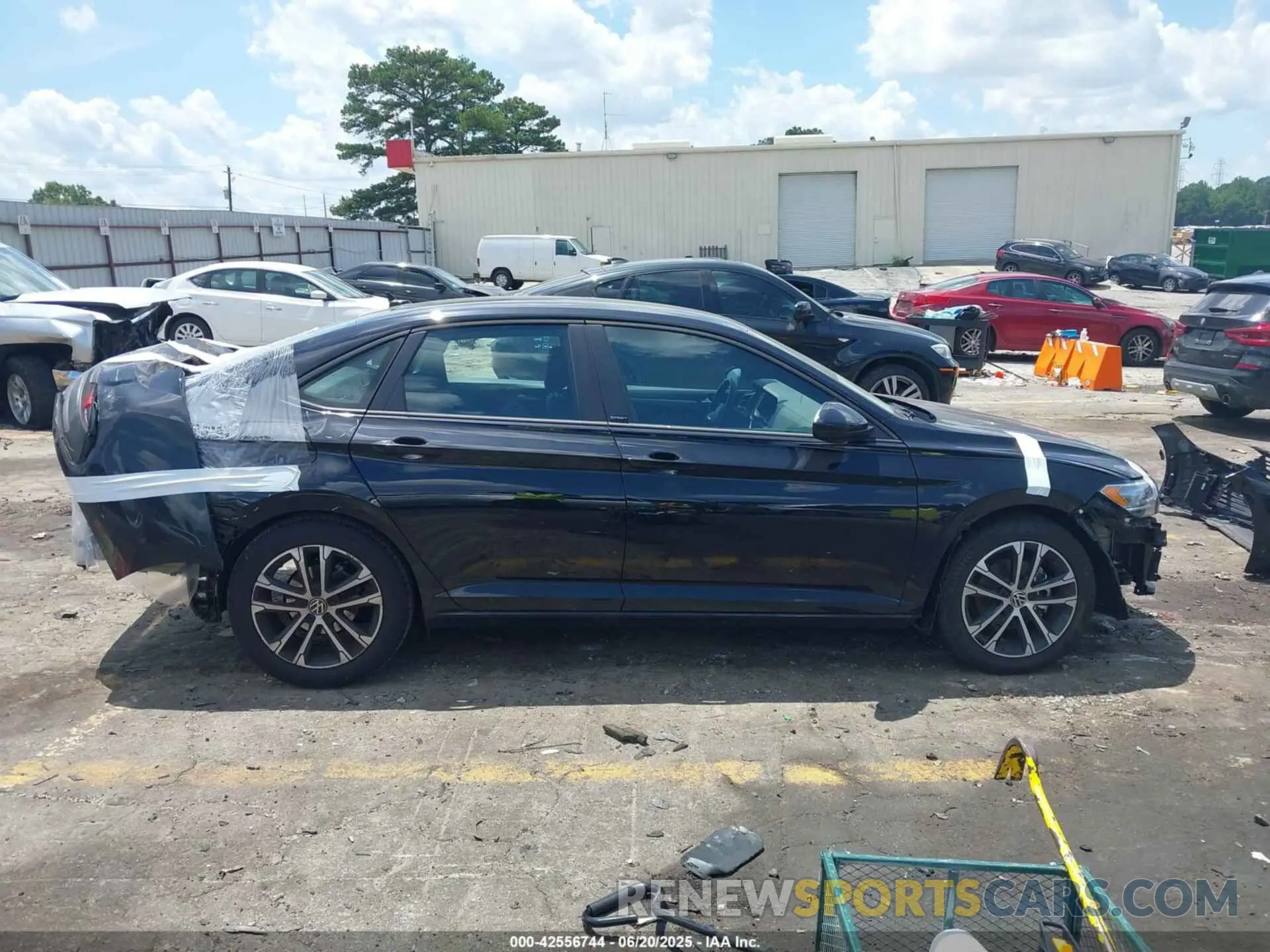 14 fotografías del automóvil dañado 3VWBM7BUXRM090044 VOLKSWAGEN JETTA 2024