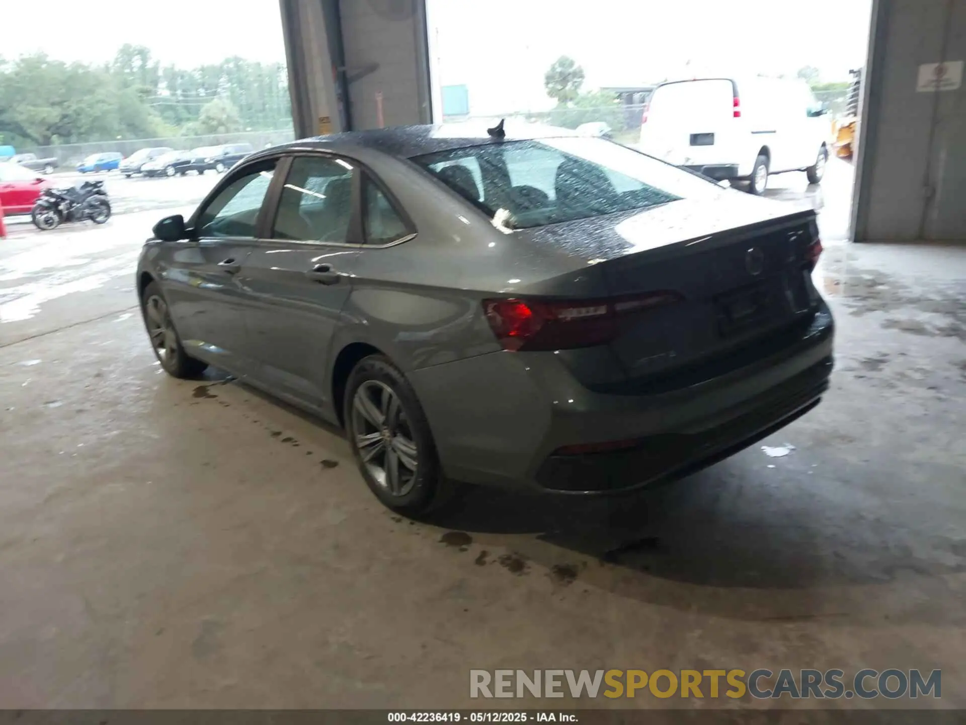 3 fotografías del automóvil dañado 3VWEM7BU1RM074196 VOLKSWAGEN JETTA 2024