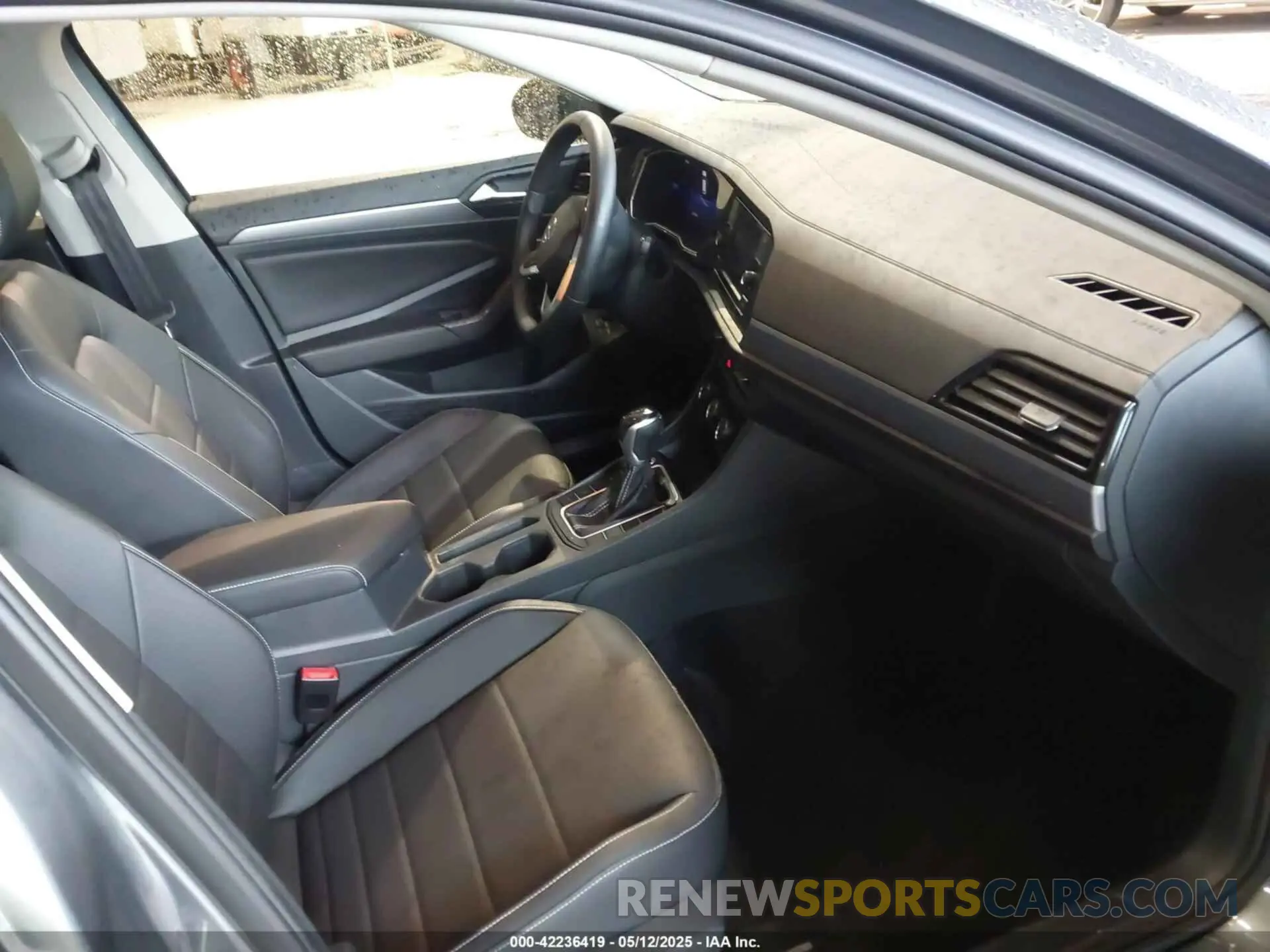 5 fotografías del automóvil dañado 3VWEM7BU1RM074196 VOLKSWAGEN JETTA 2024