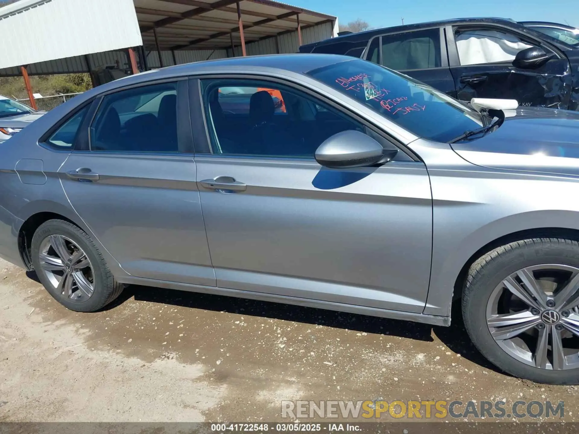 13 fotografías del automóvil dañado 3VWEM7BU4RM015336 VOLKSWAGEN JETTA 2024