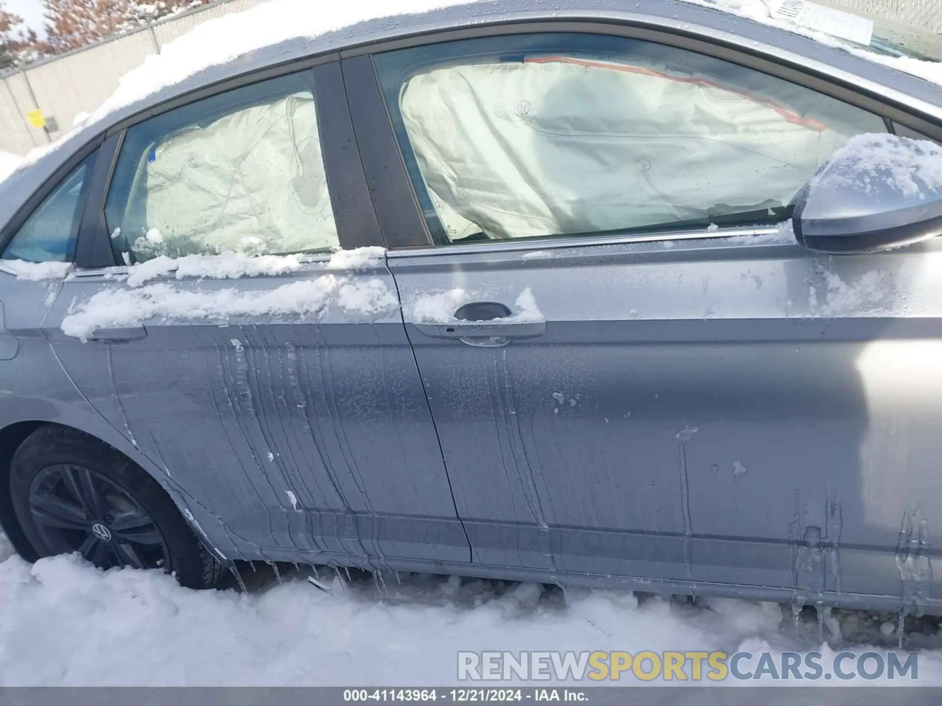 13 fotografías del automóvil dañado 3VWEM7BU4RM099545 VOLKSWAGEN JETTA 2024