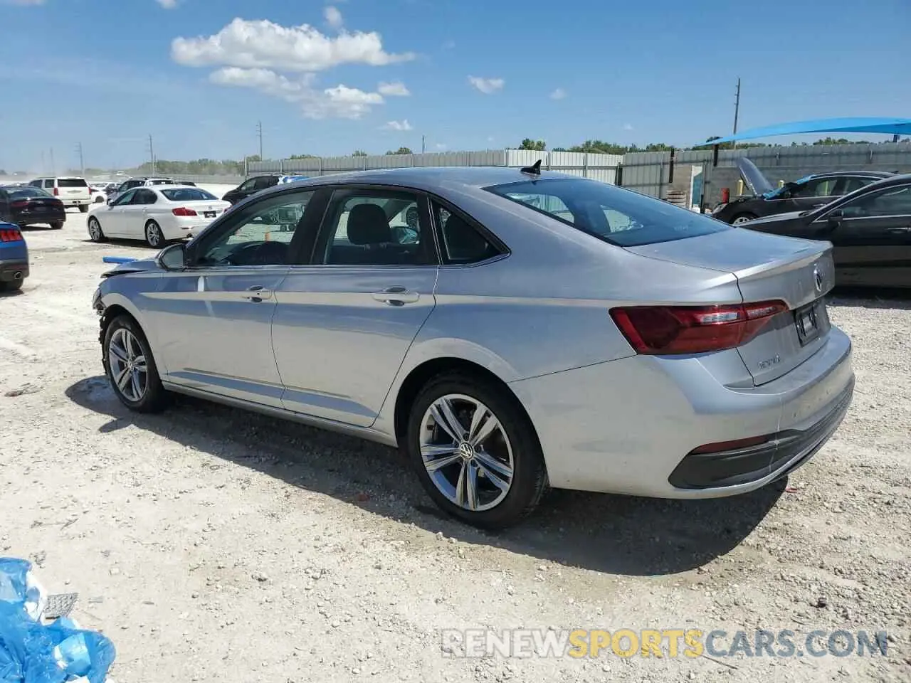 2 fotografías del automóvil dañado 3VWEM7BU5RM004829 VOLKSWAGEN JETTA 2024