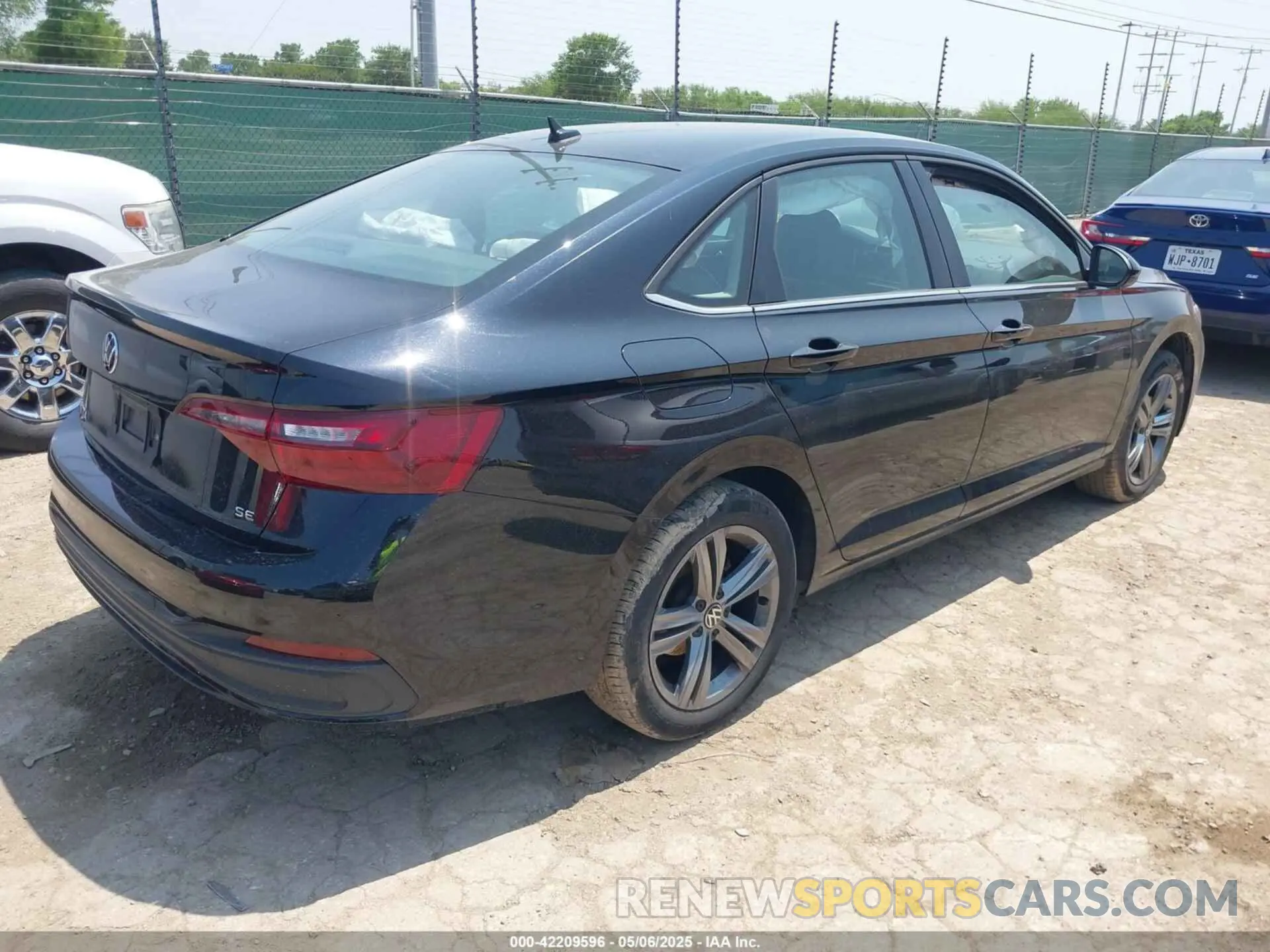 4 fotografías del automóvil dañado 3VWEM7BU6RM047530 VOLKSWAGEN JETTA 2024