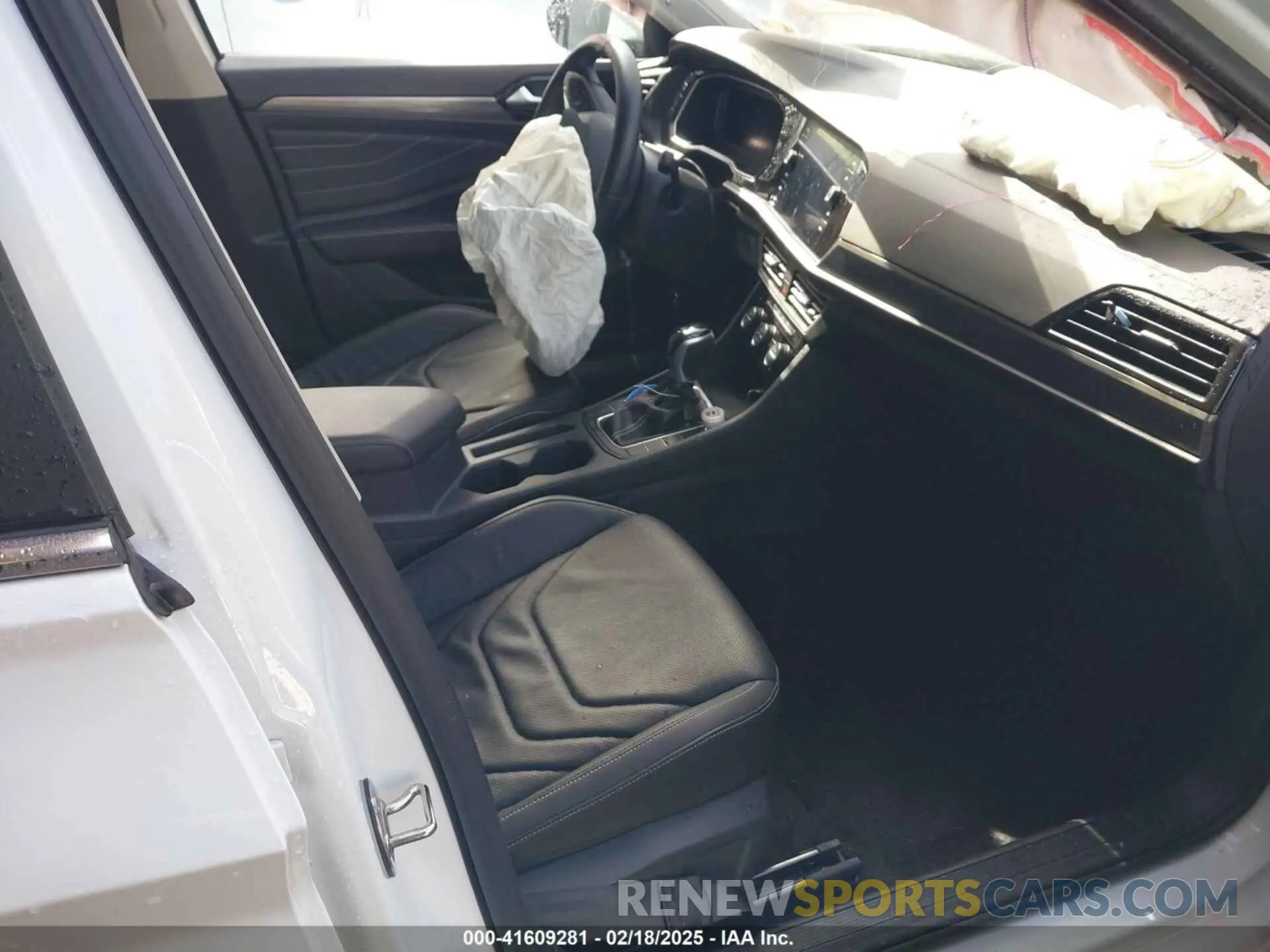 5 fotografías del automóvil dañado 3VWGM7BU0RM059701 VOLKSWAGEN JETTA 2024