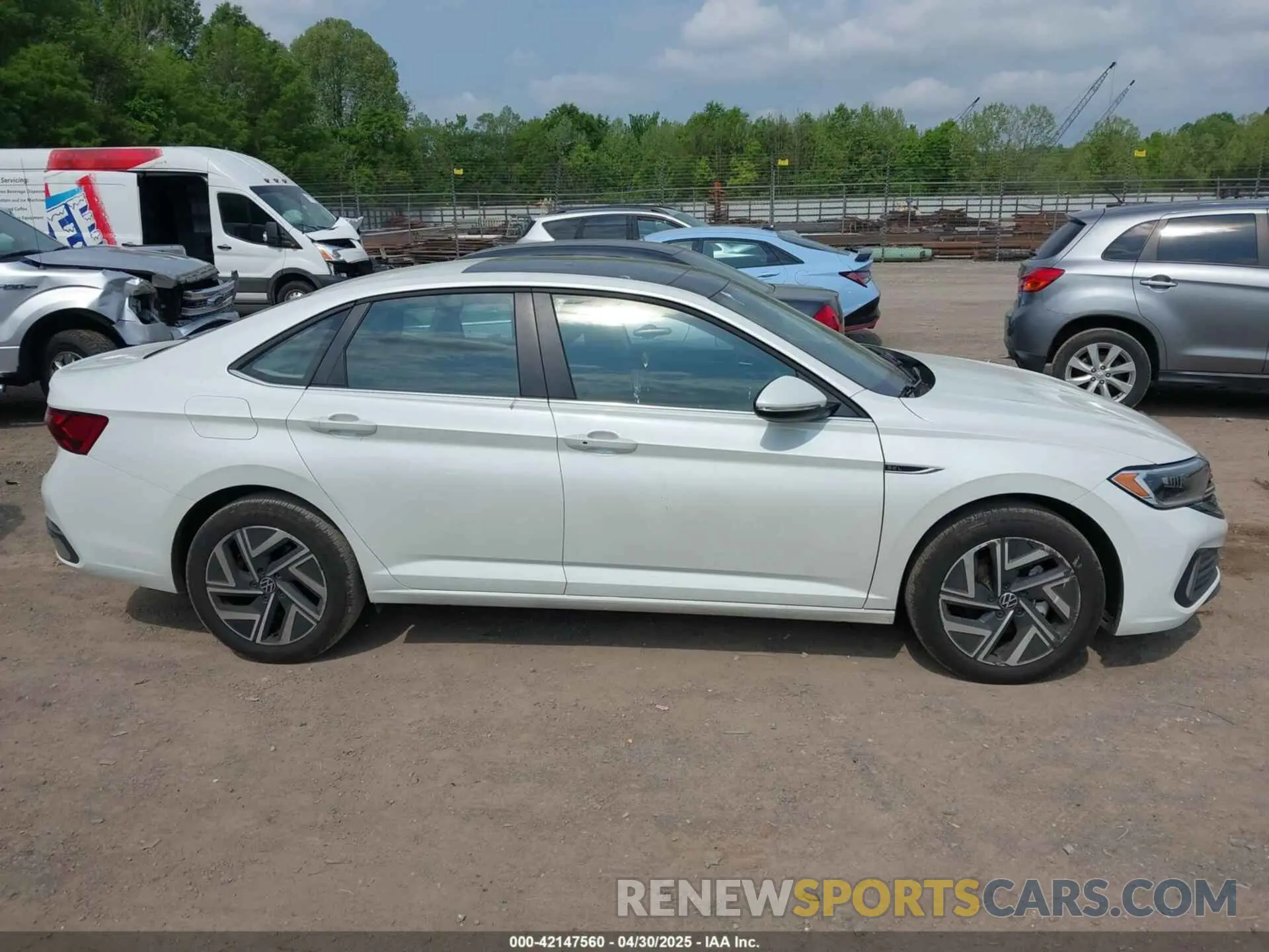 13 fotografías del automóvil dañado 3VWGM7BU5RM009182 VOLKSWAGEN JETTA 2024
