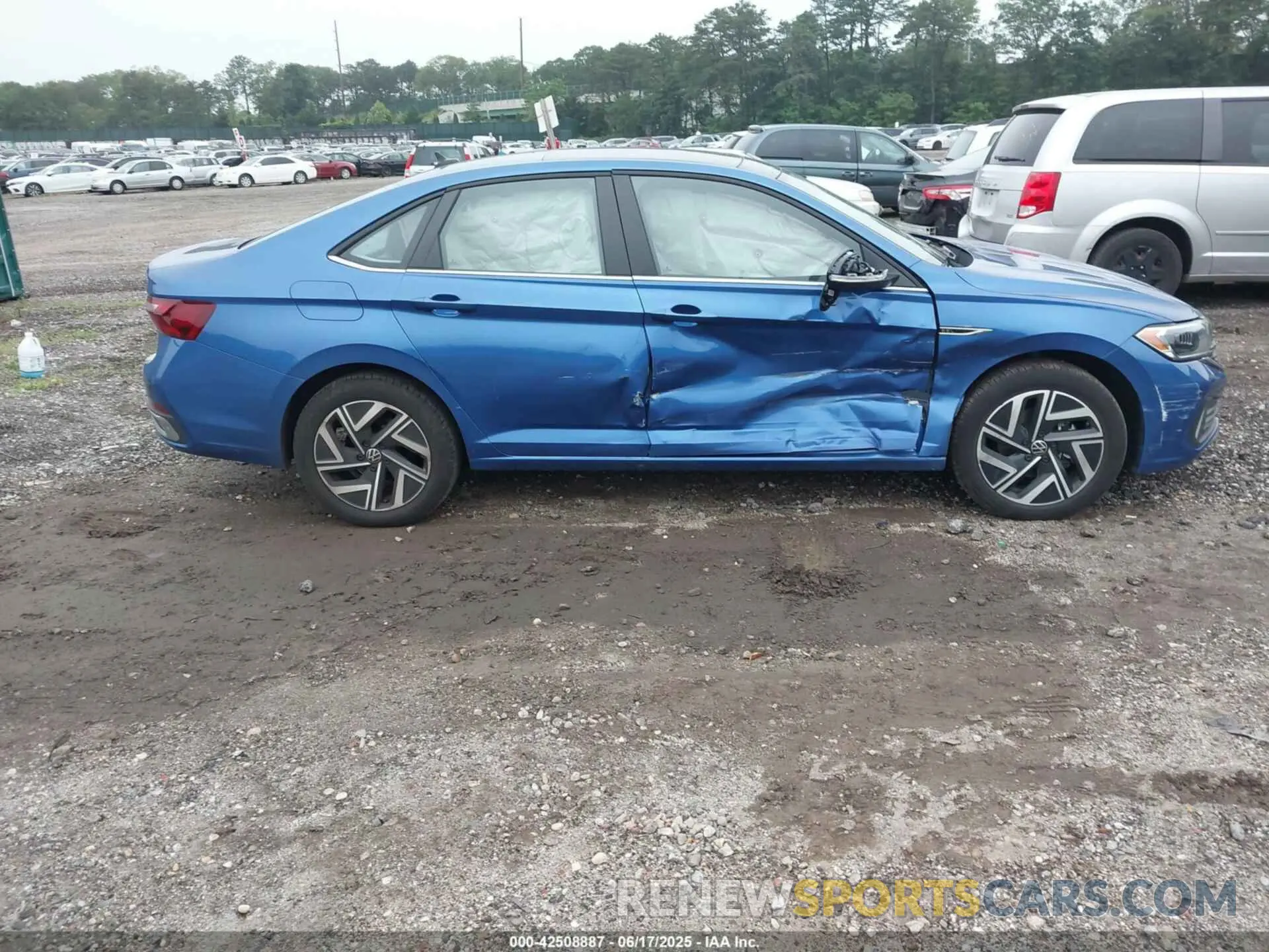 13 fotografías del automóvil dañado 3VWGM7BU7RM005389 VOLKSWAGEN JETTA 2024